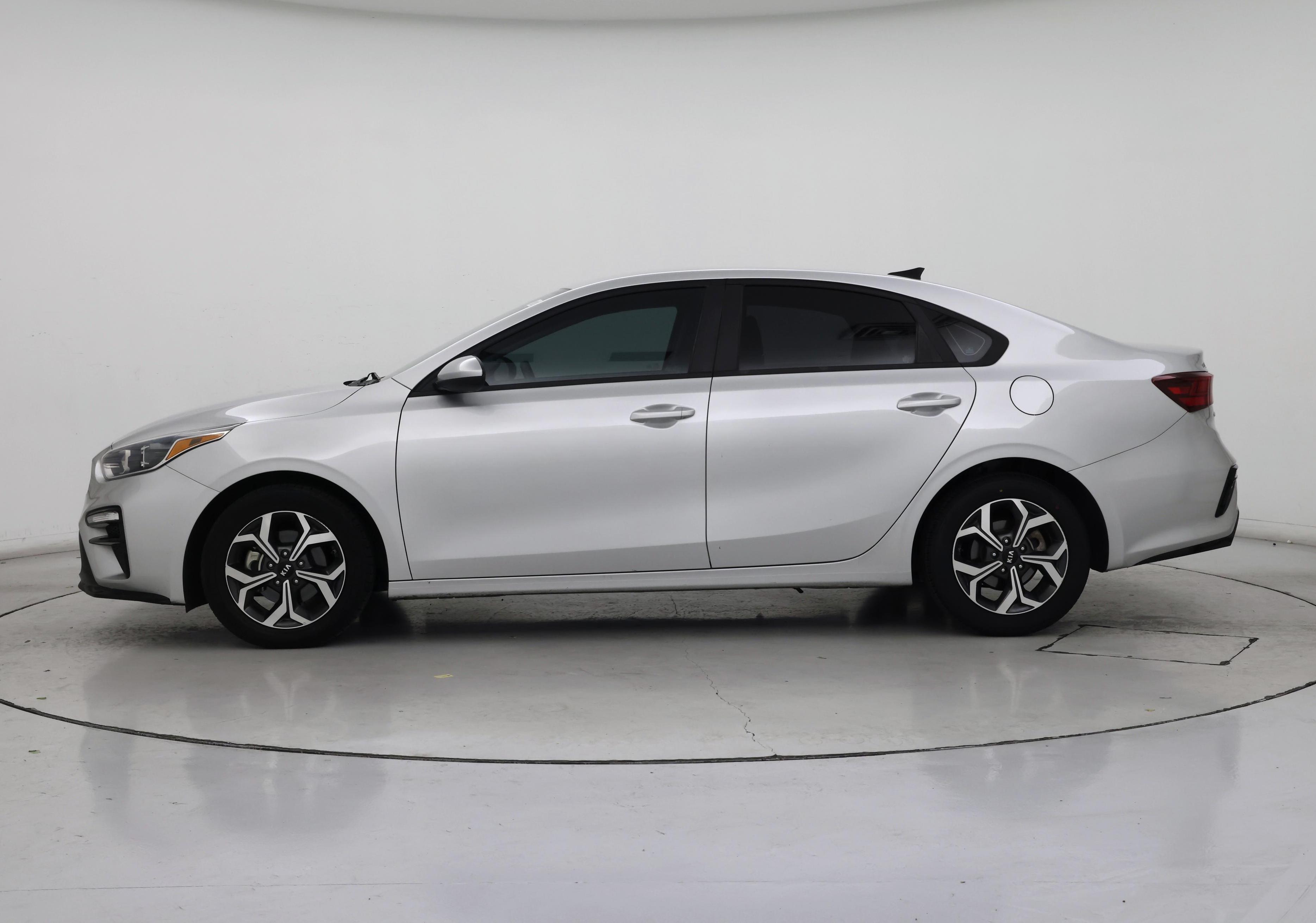 Thumbnail: 2021 Kia Forte - 3