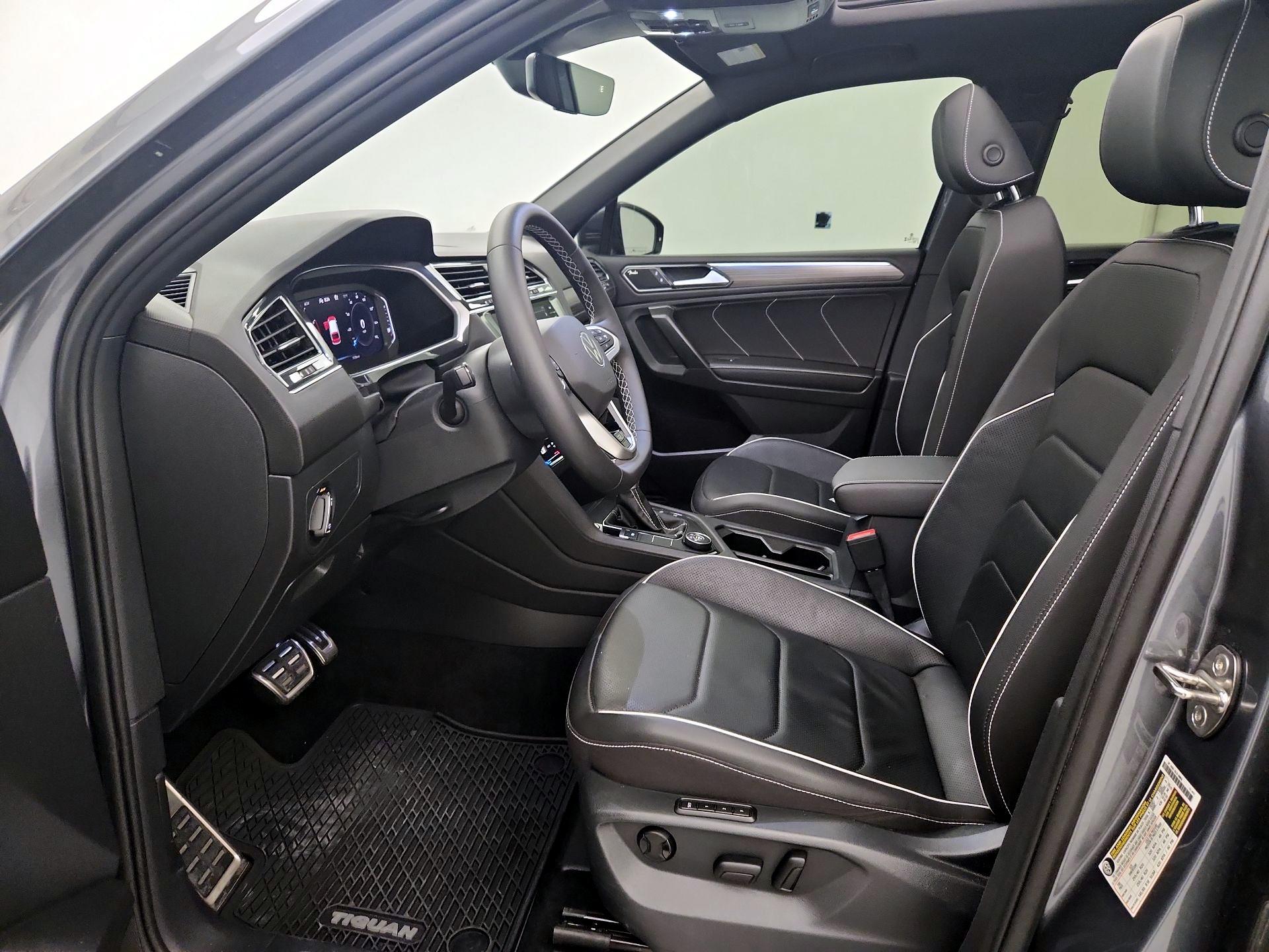 Thumbnail: 2023 Volkswagen Tiguan - 11