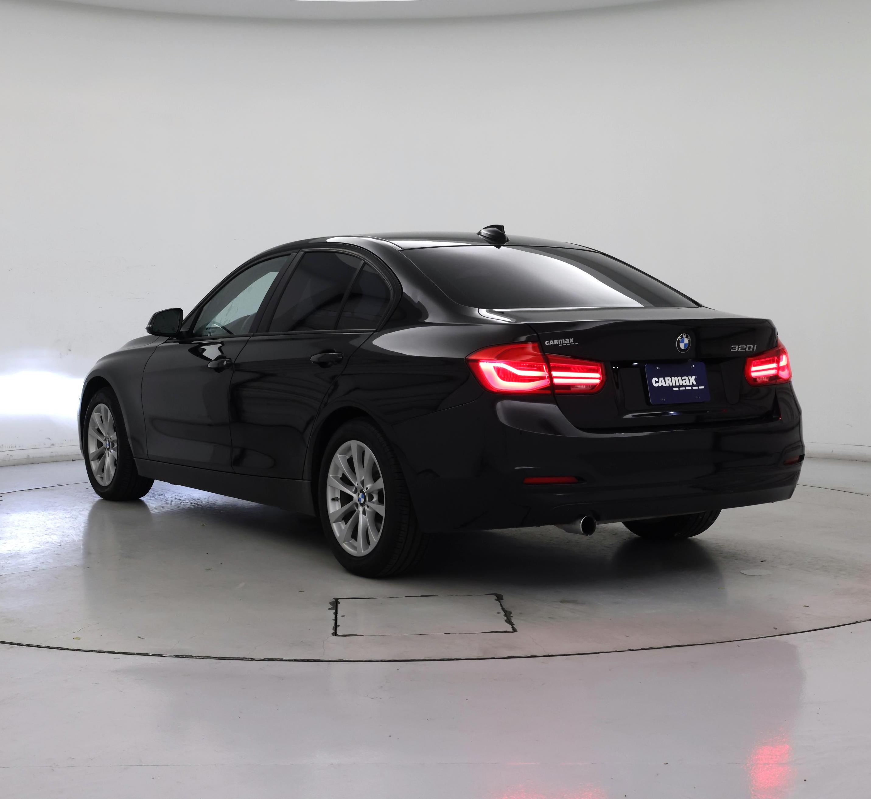 Thumbnail: 2018 BMW 3 Series - 2