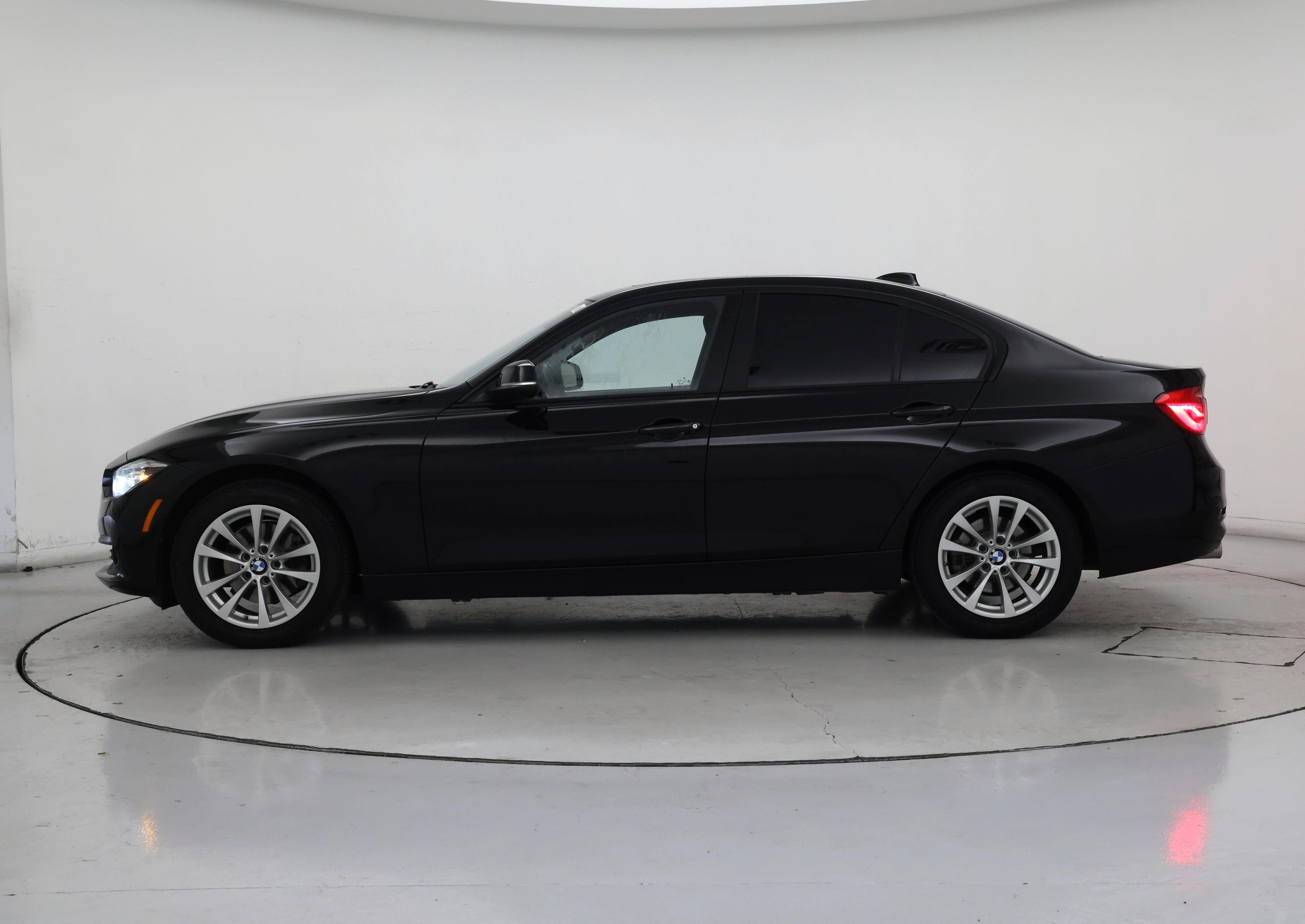 Thumbnail: 2018 BMW 3 Series - 3