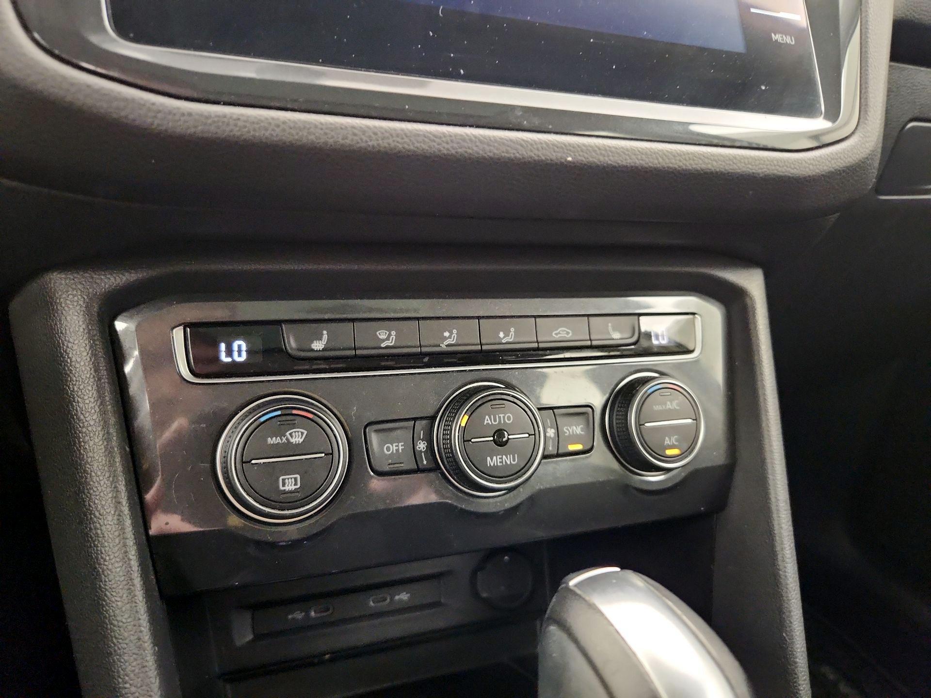 Thumbnail: 2021 Volkswagen Tiguan - 16