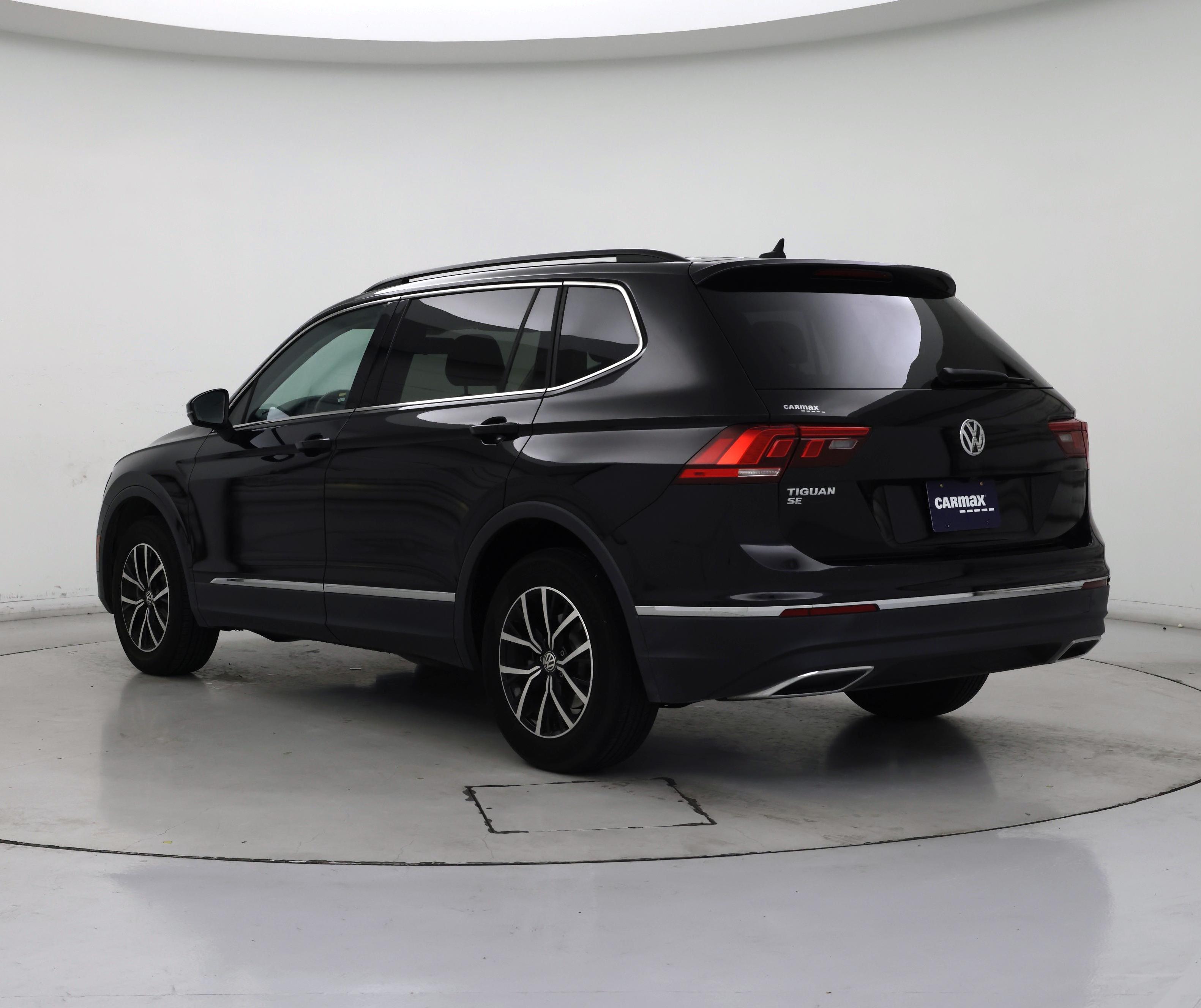 Thumbnail: 2021 Volkswagen Tiguan - 2