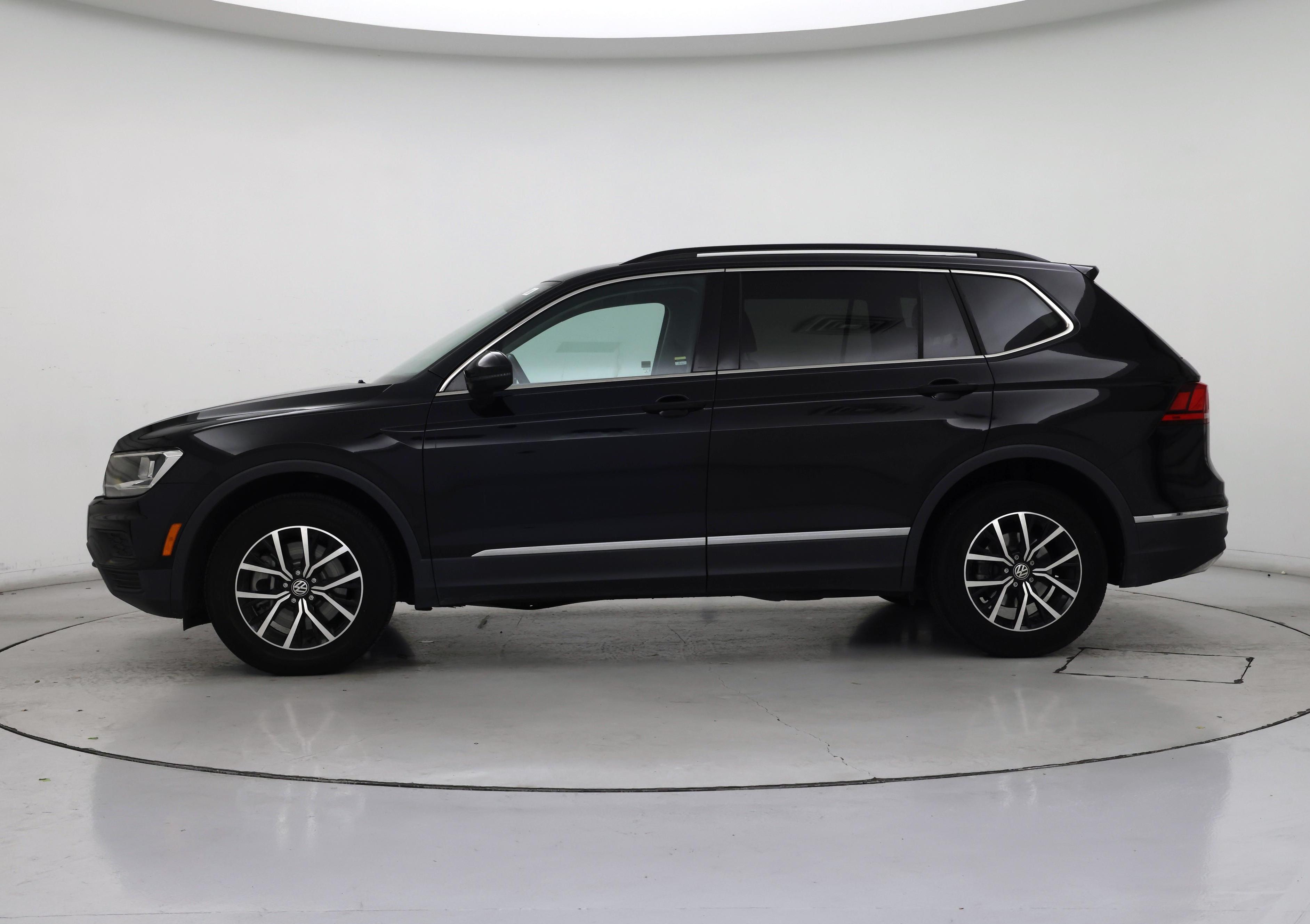 Thumbnail: 2021 Volkswagen Tiguan - 3