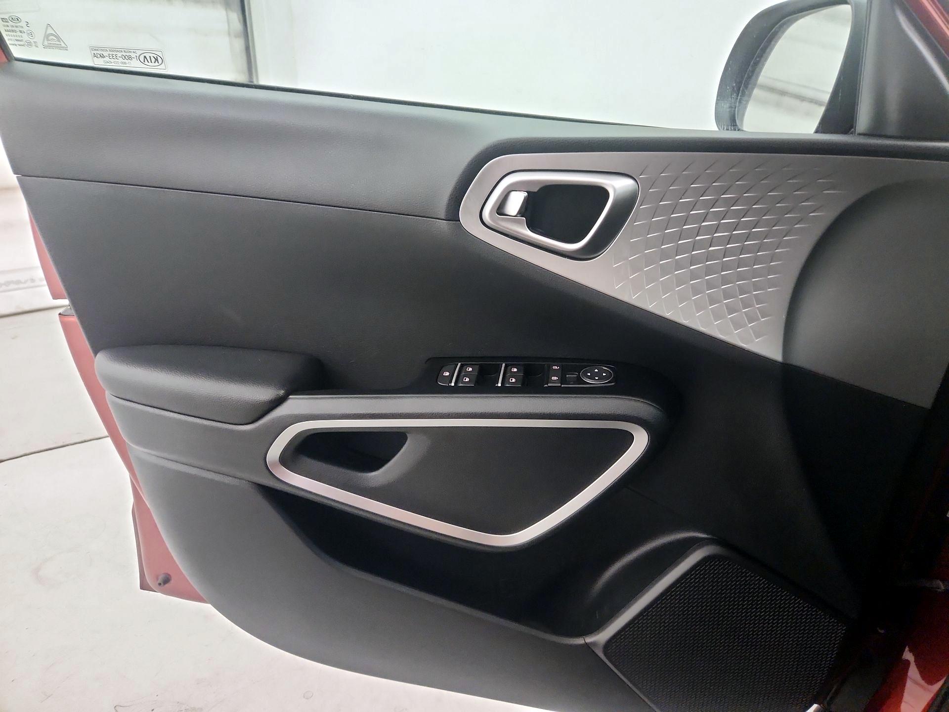 Thumbnail: 2020 Kia Soul - 12