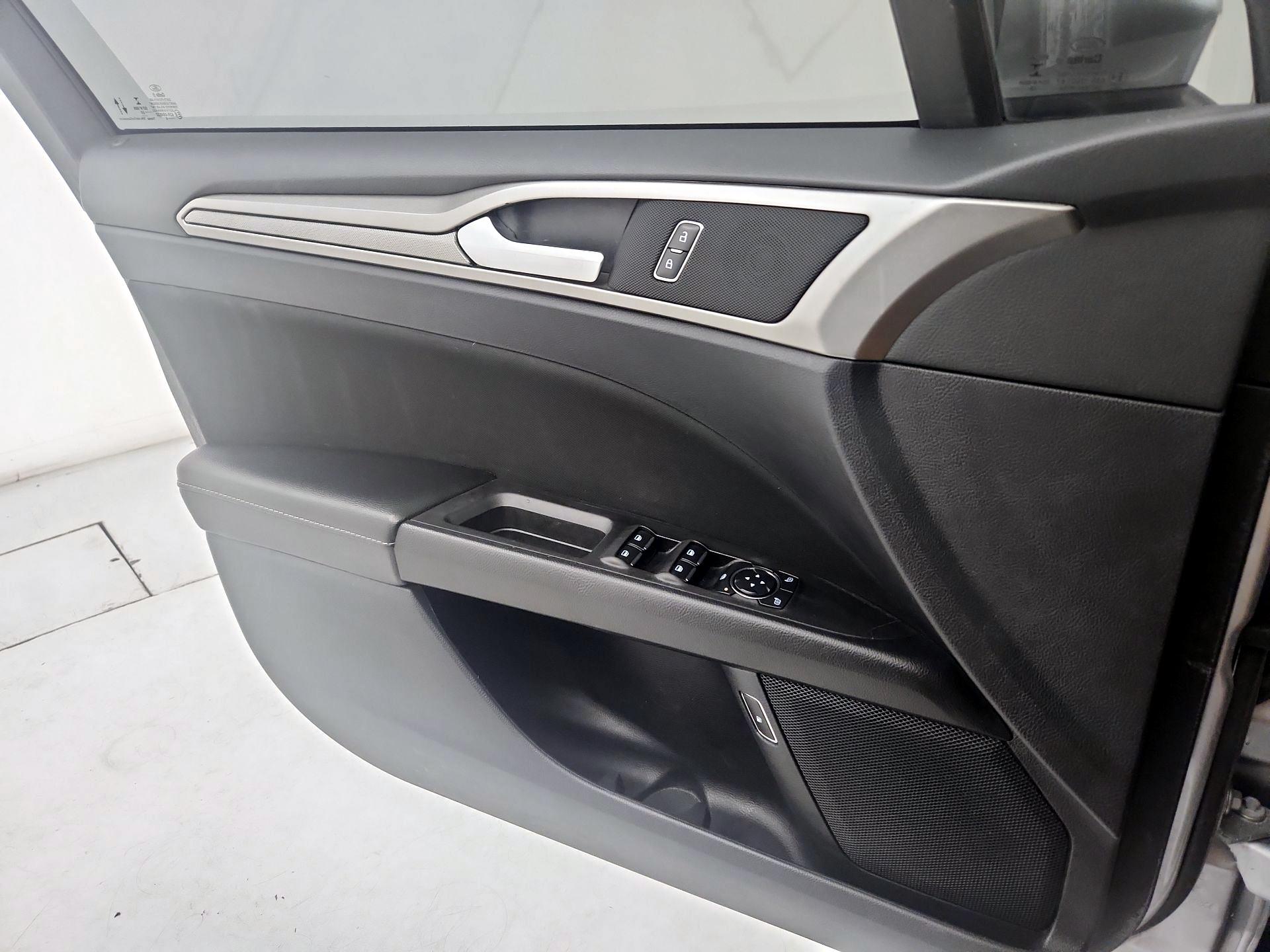 Thumbnail: 2020 Ford Fusion - 12