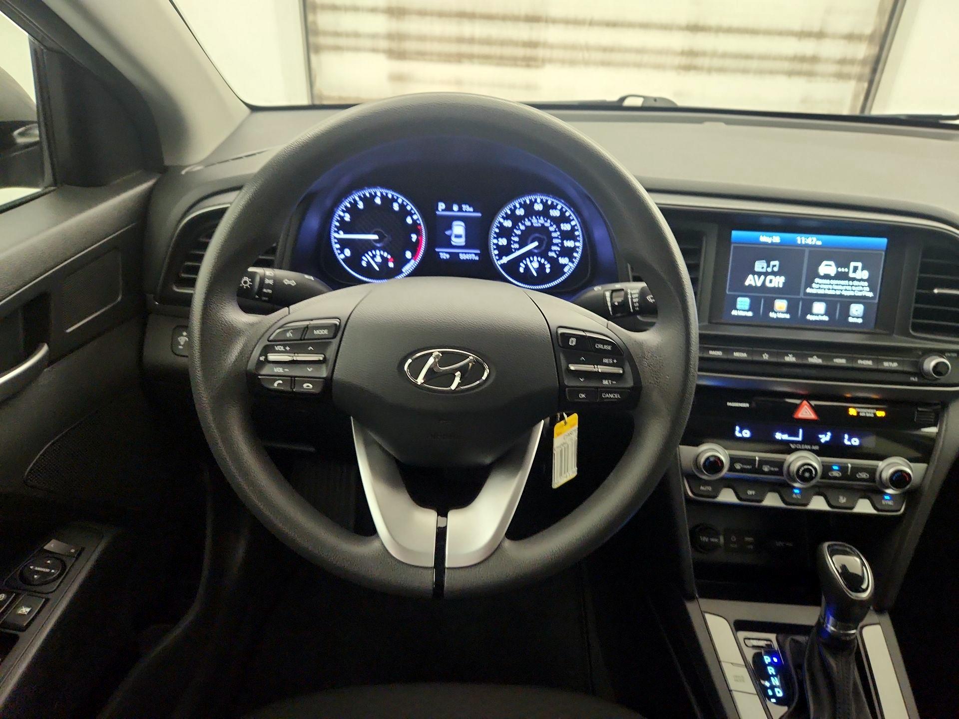 Thumbnail: 2020 Hyundai Elantra - 10