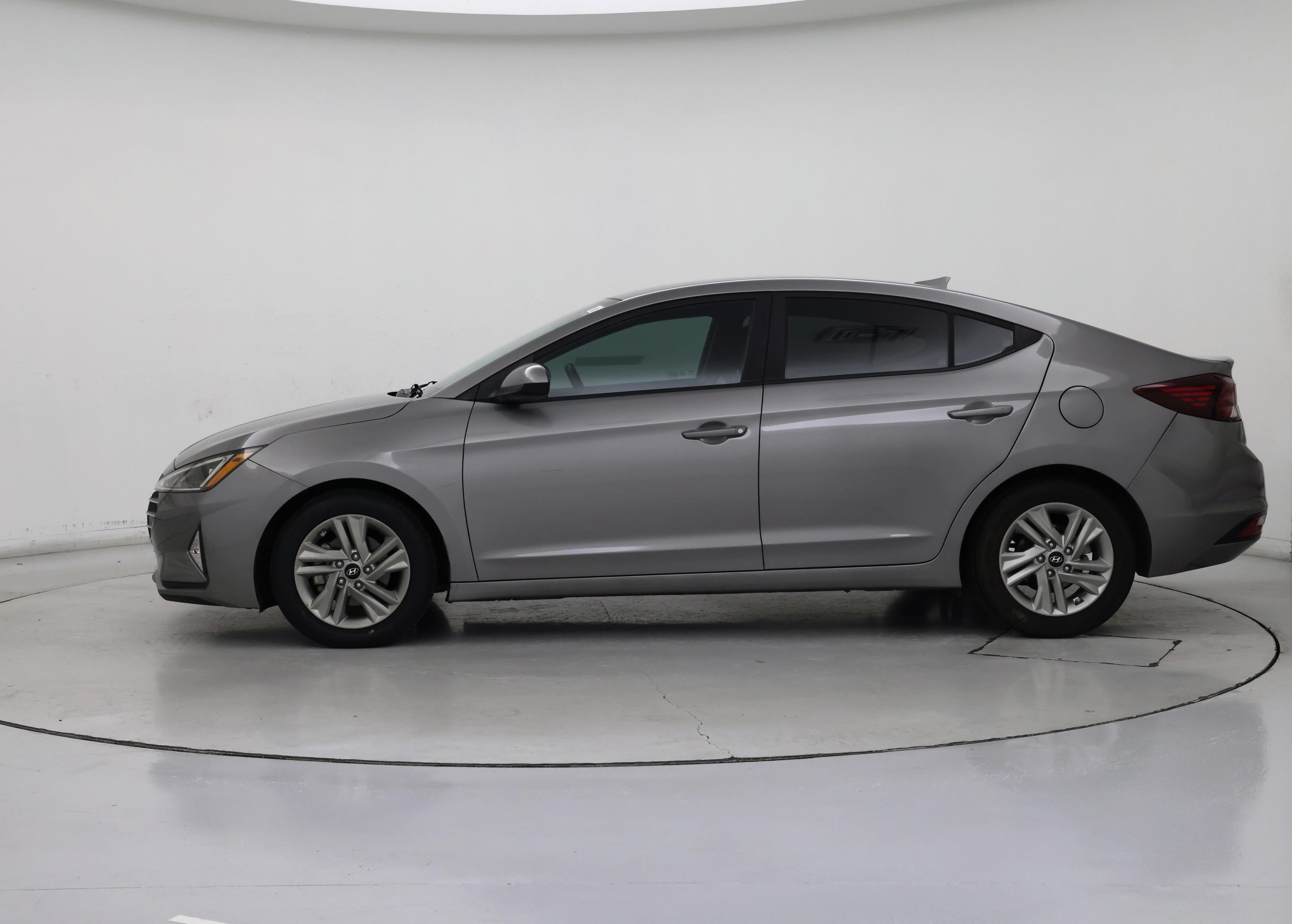 Thumbnail: 2020 Hyundai Elantra - 3