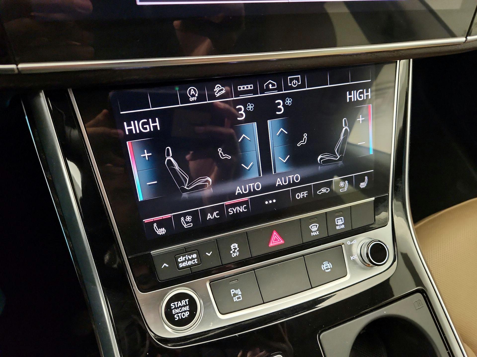 Thumbnail: 2021 Audi Q8 - 16