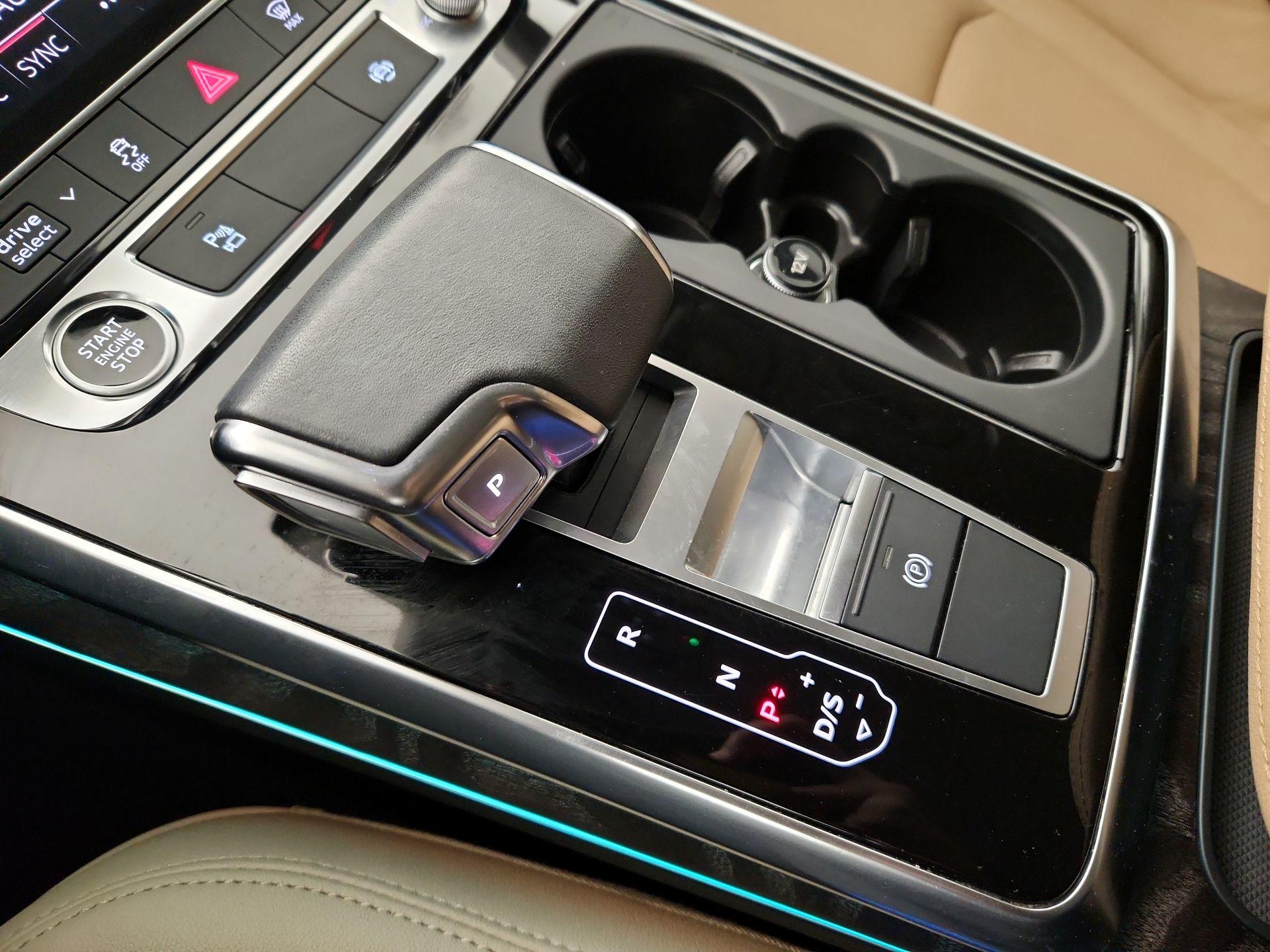 Thumbnail: 2021 Audi Q8 - 17