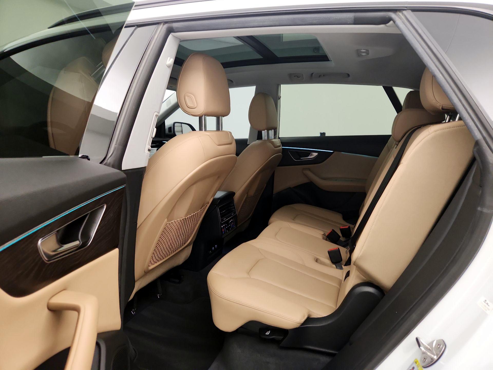 Thumbnail: 2021 Audi Q8 - 19