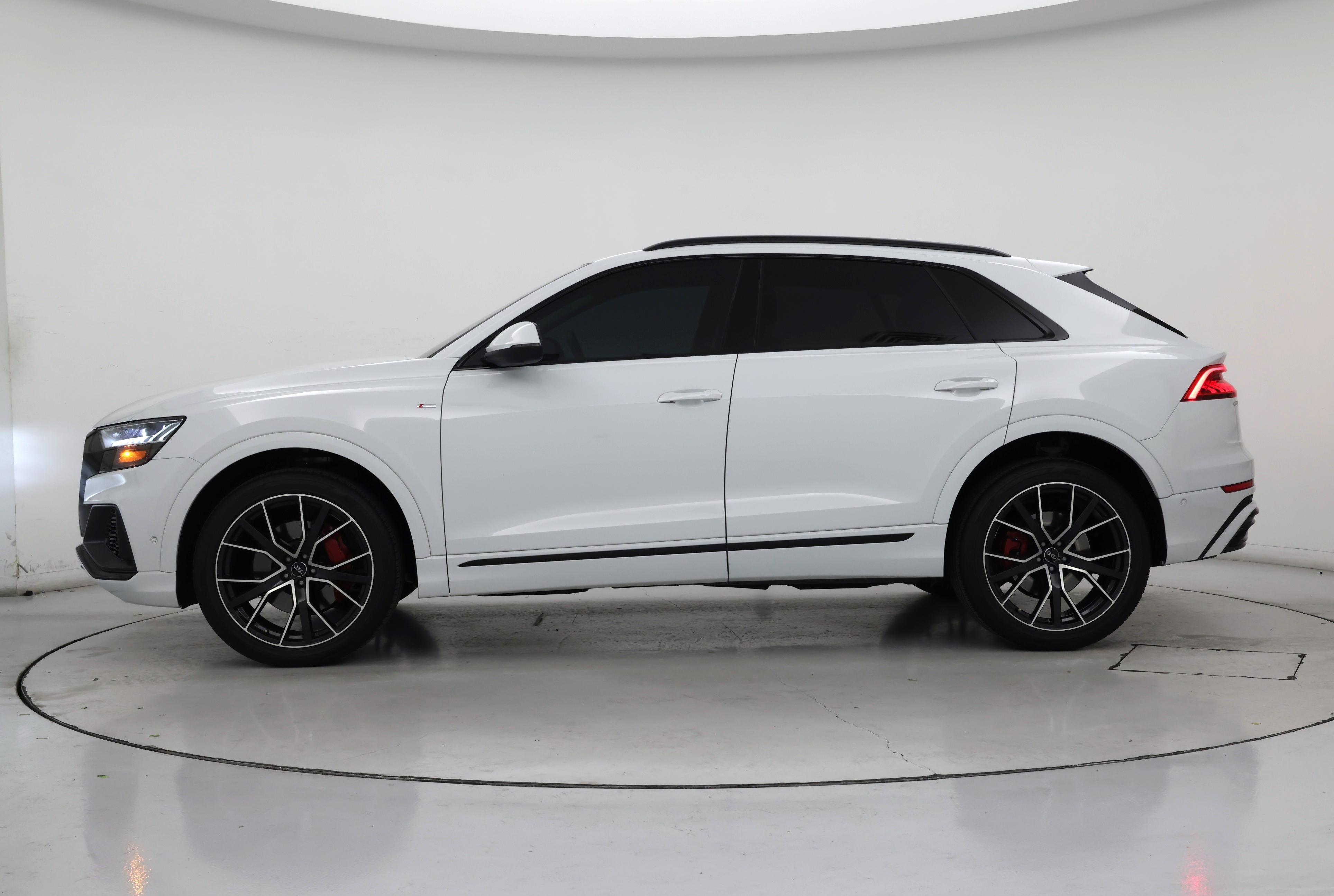 Thumbnail: 2021 Audi Q8 - 3