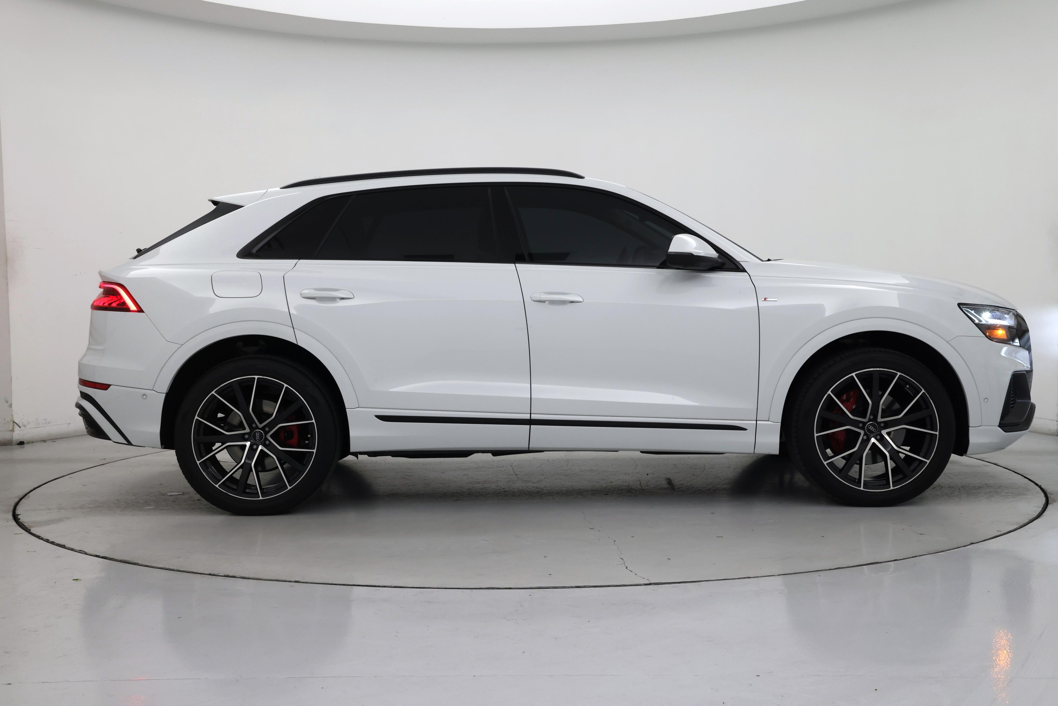 Thumbnail: 2021 Audi Q8 - 7