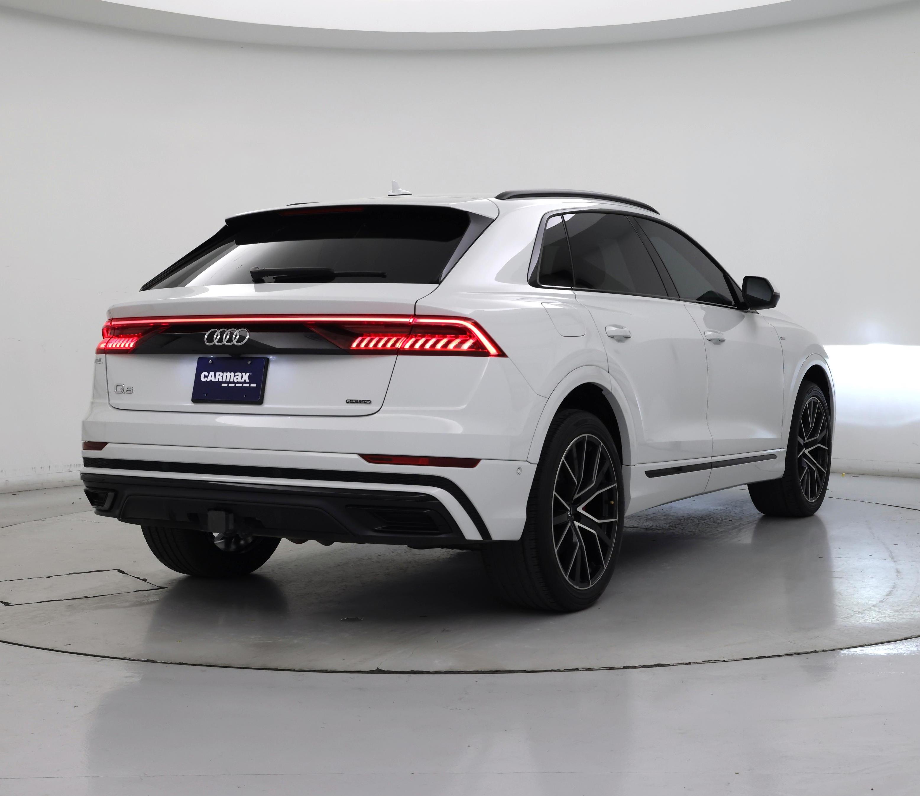 Thumbnail: 2021 Audi Q8 - 8