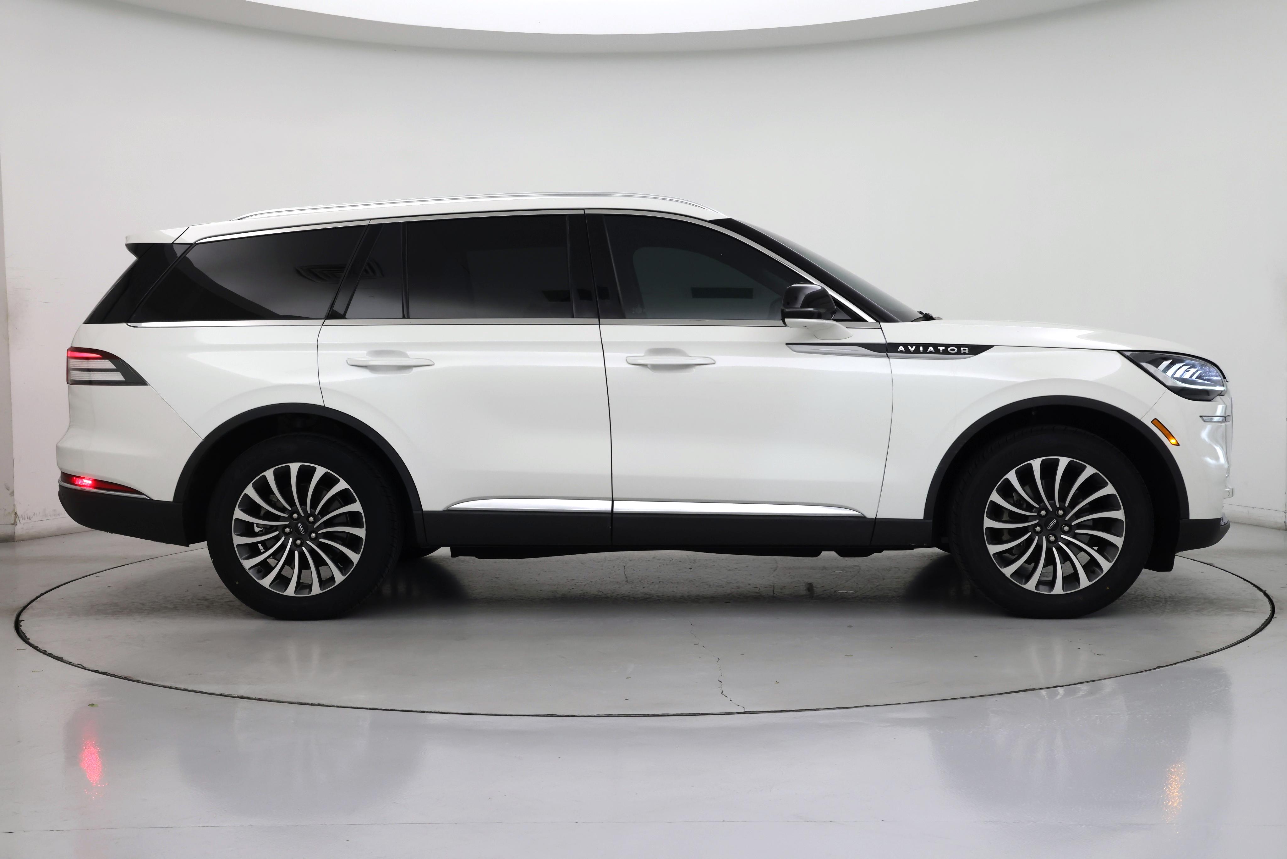 Thumbnail: 2022 Lincoln Aviator - 7
