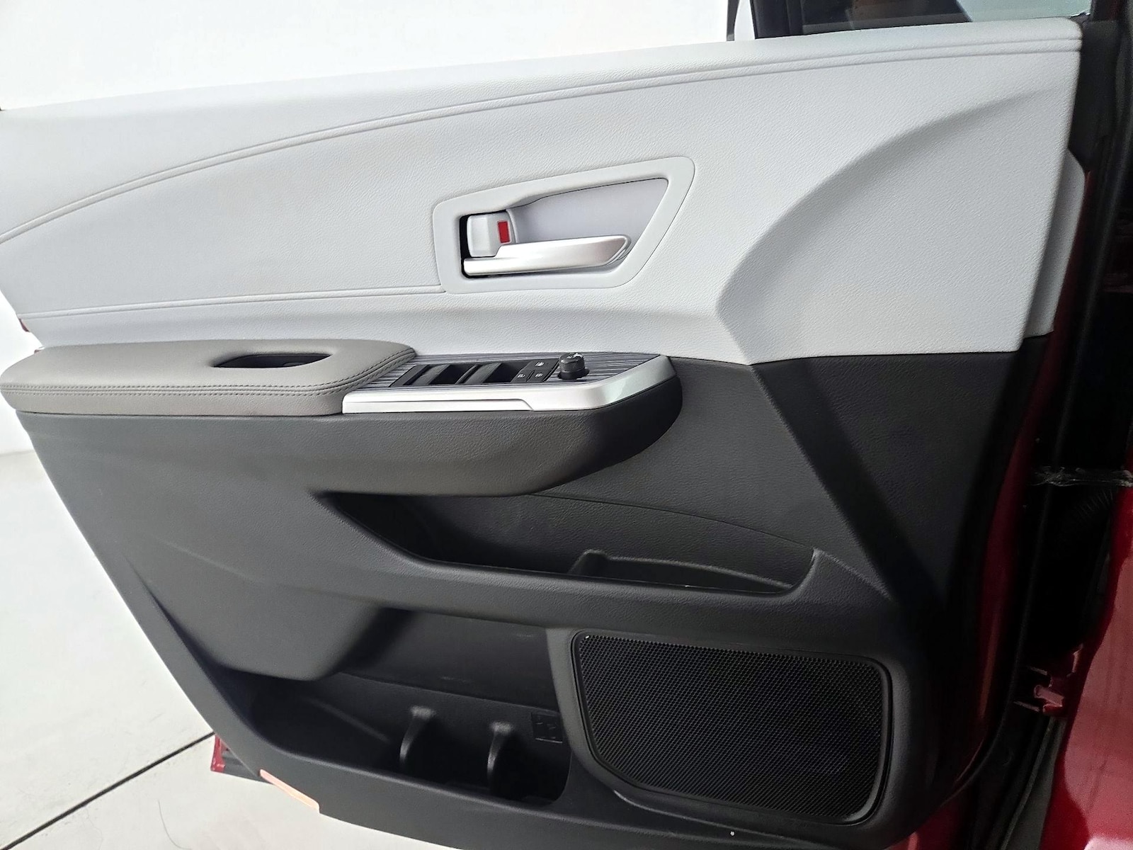 2026 Toyota Sienna XLE - Photo 13