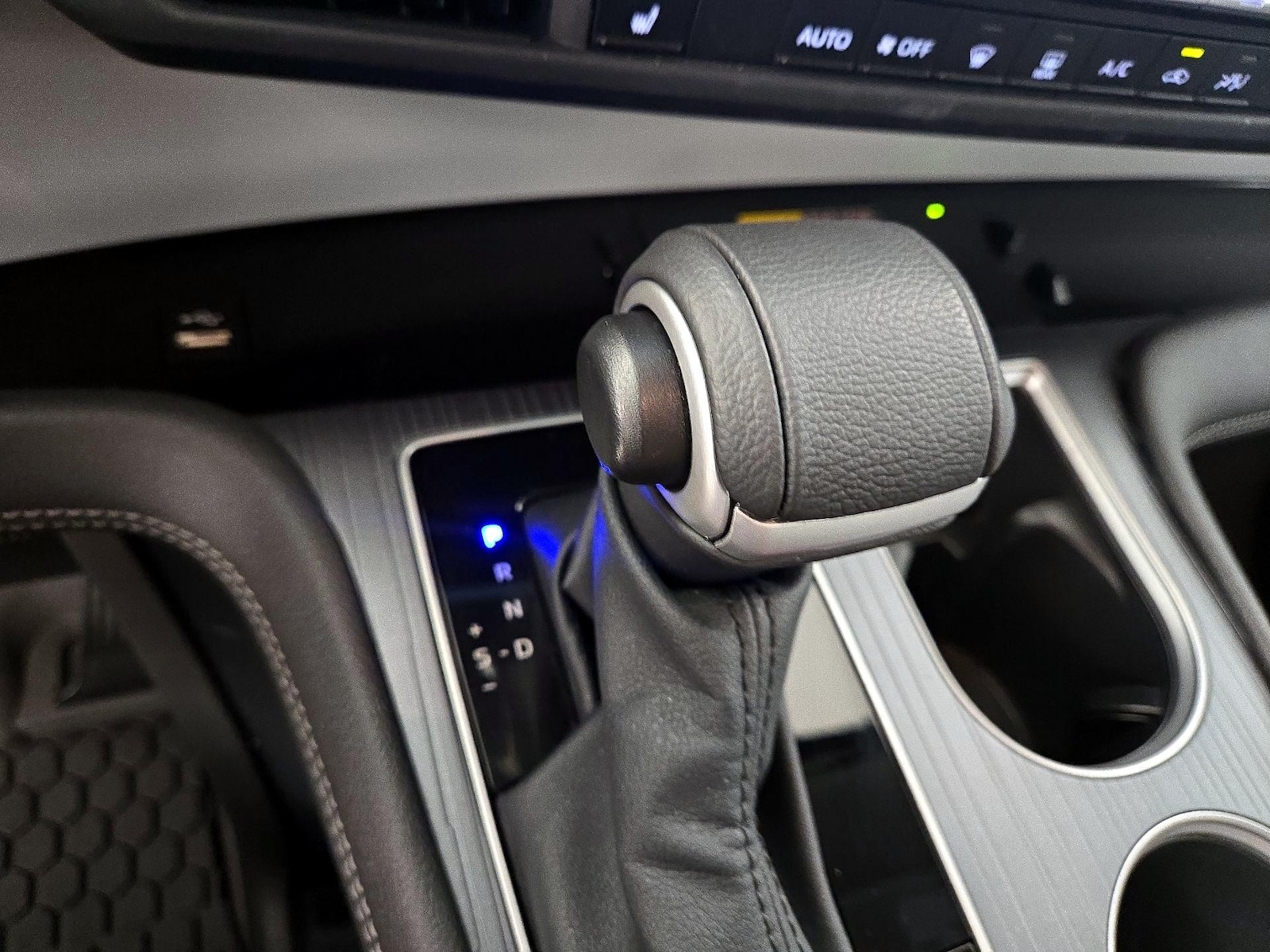 2026 Toyota Sienna XLE - Photo 19