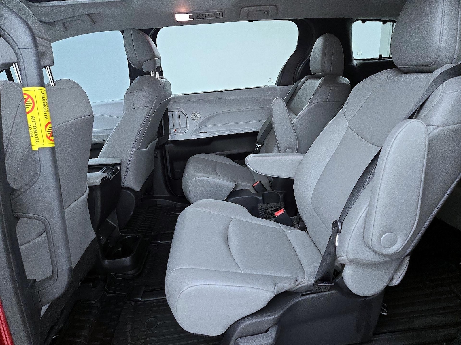 2026 Toyota Sienna XLE - Photo 22