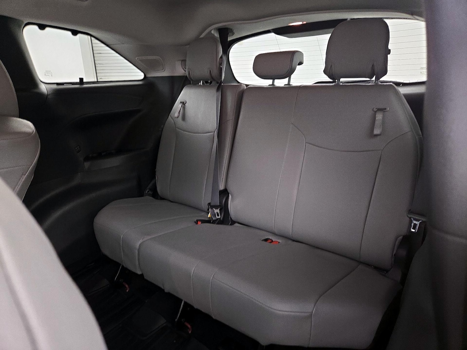 2026 Toyota Sienna XLE - Photo 23