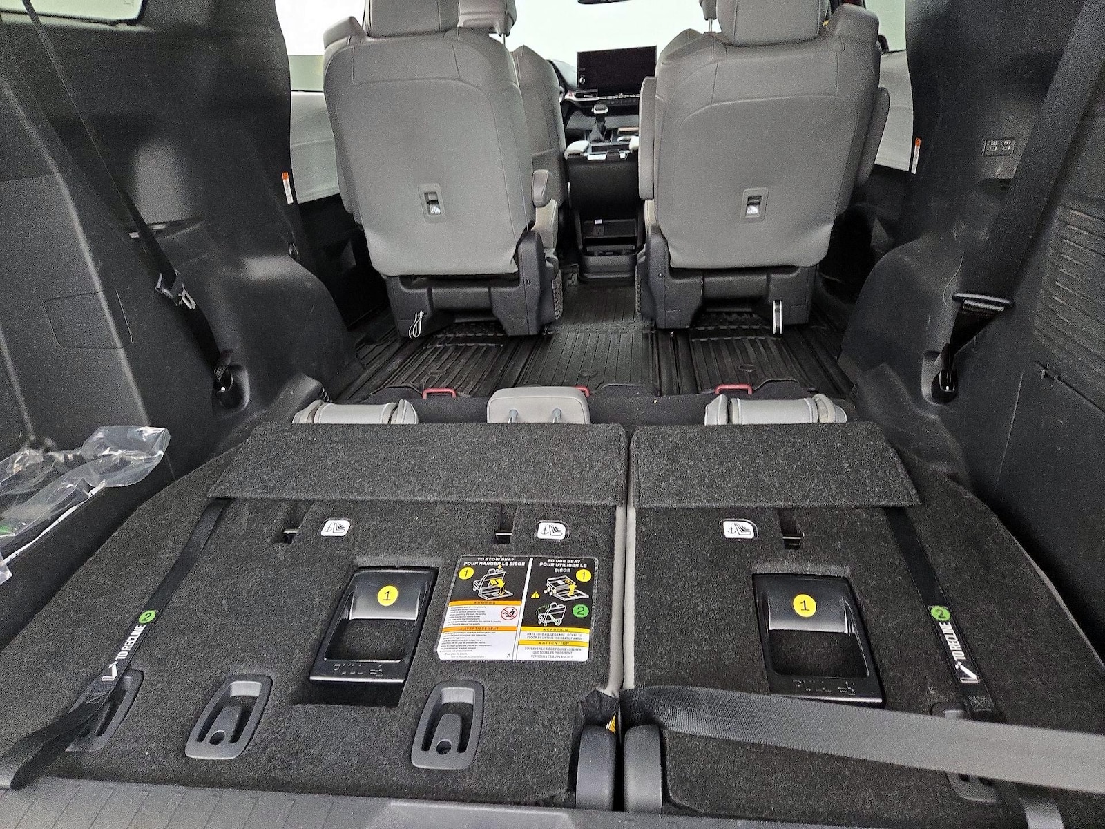 2026 Toyota Sienna XLE - Photo 25