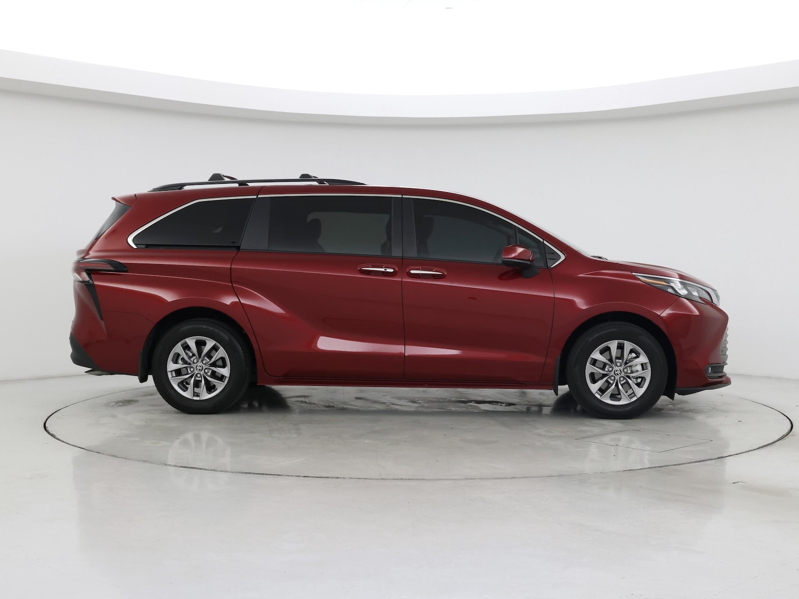 2026 Toyota Sienna XLE - Photo 8