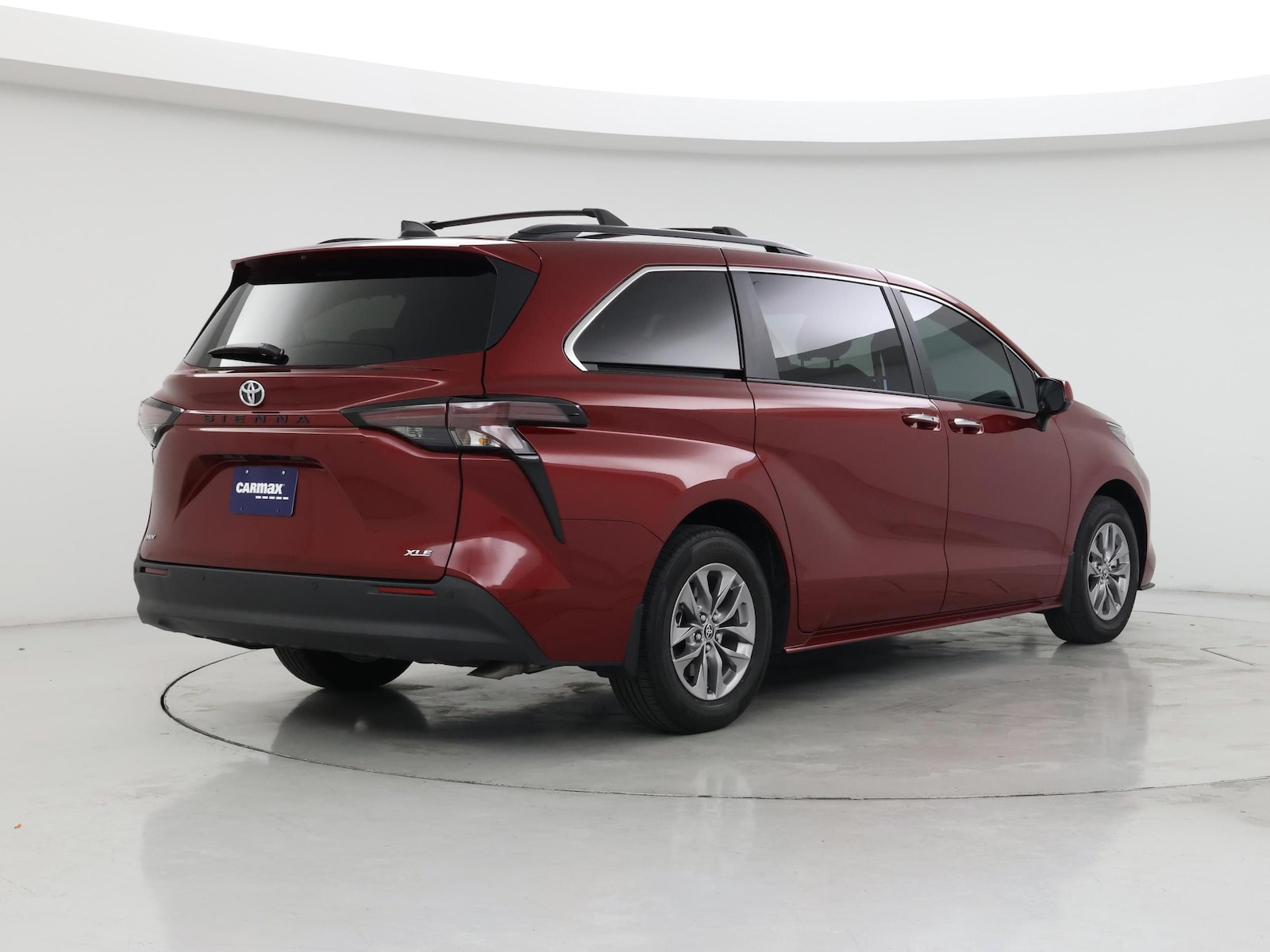 2026 Toyota Sienna XLE - Photo 9