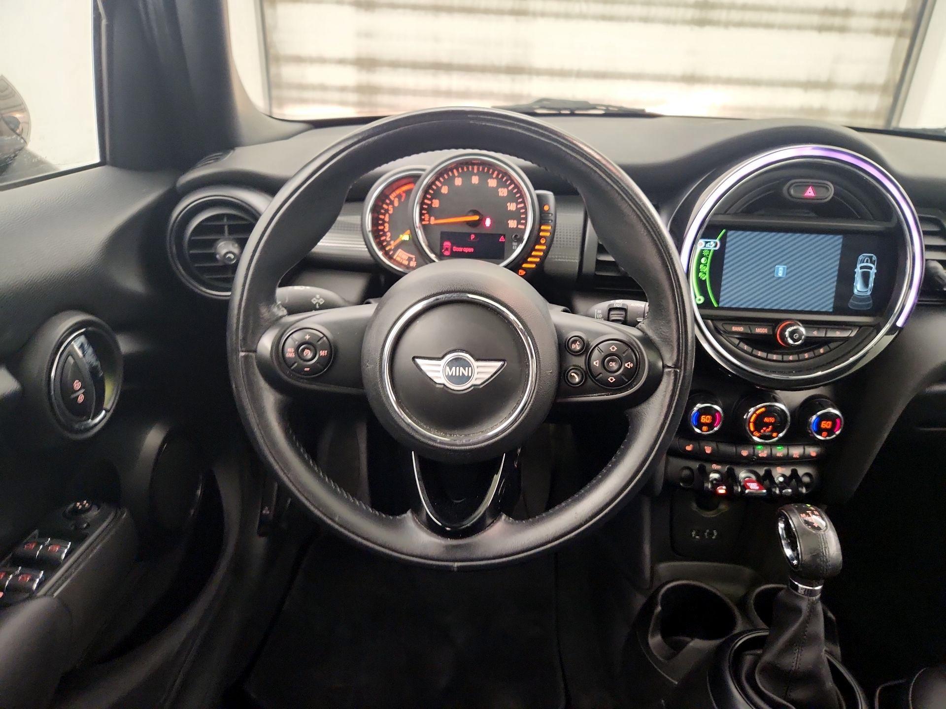 Thumbnail: 2017 MINI Cooper Hardtop - 10