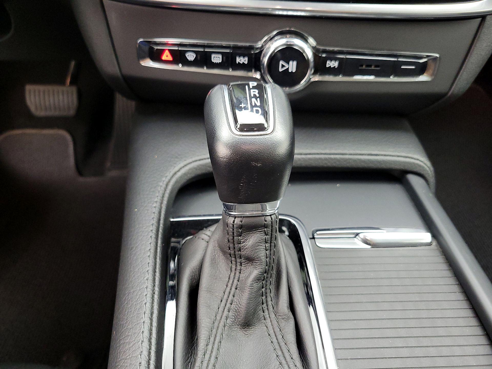 Thumbnail: 2018 Volvo V90 - 18