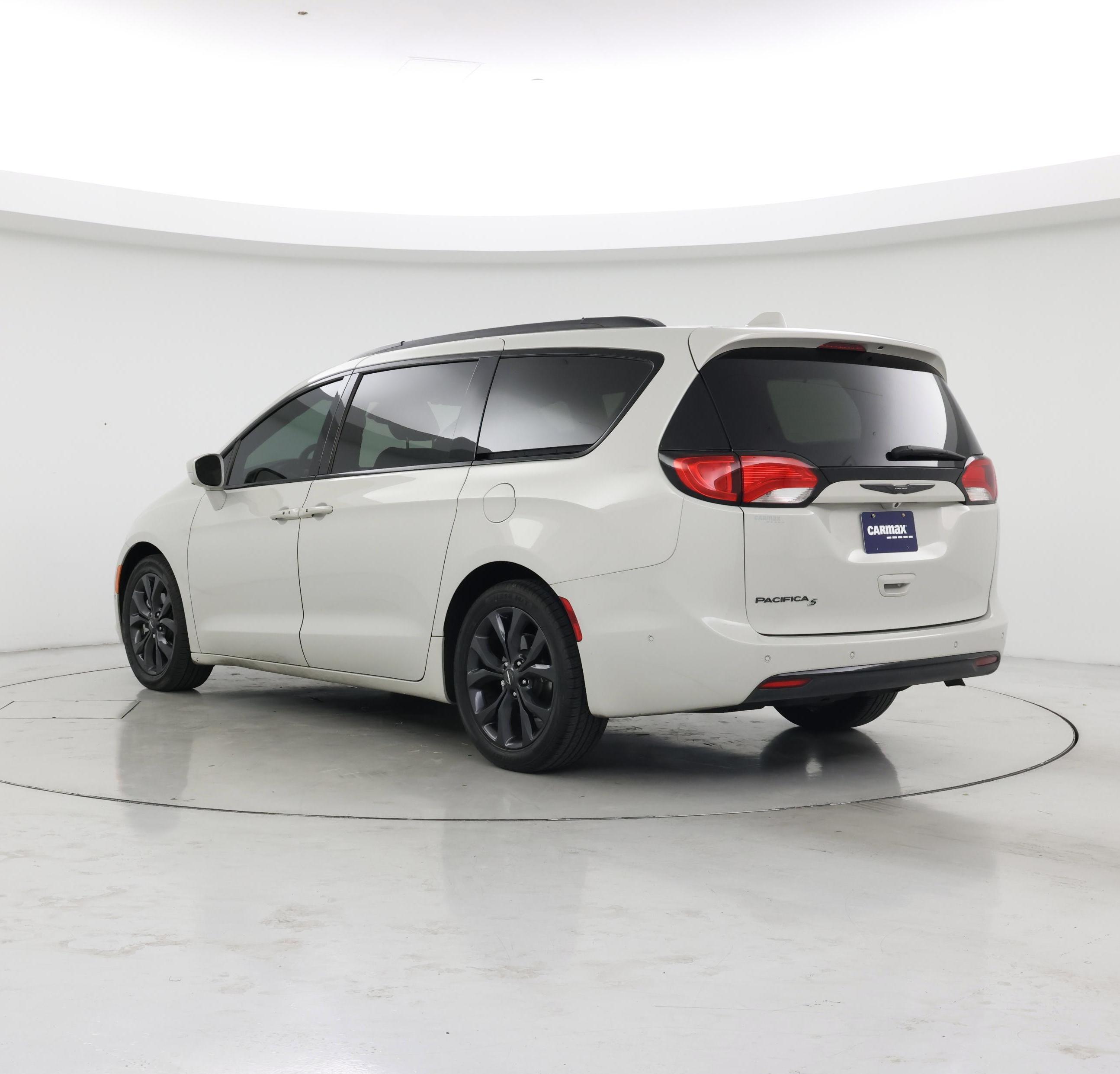Thumbnail: 2020 Chrysler Pacifica - 2