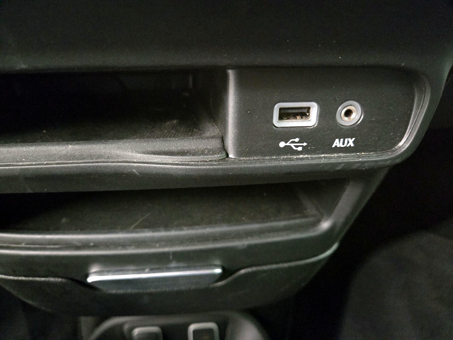 Thumbnail: 2020 Chrysler Pacifica - 19