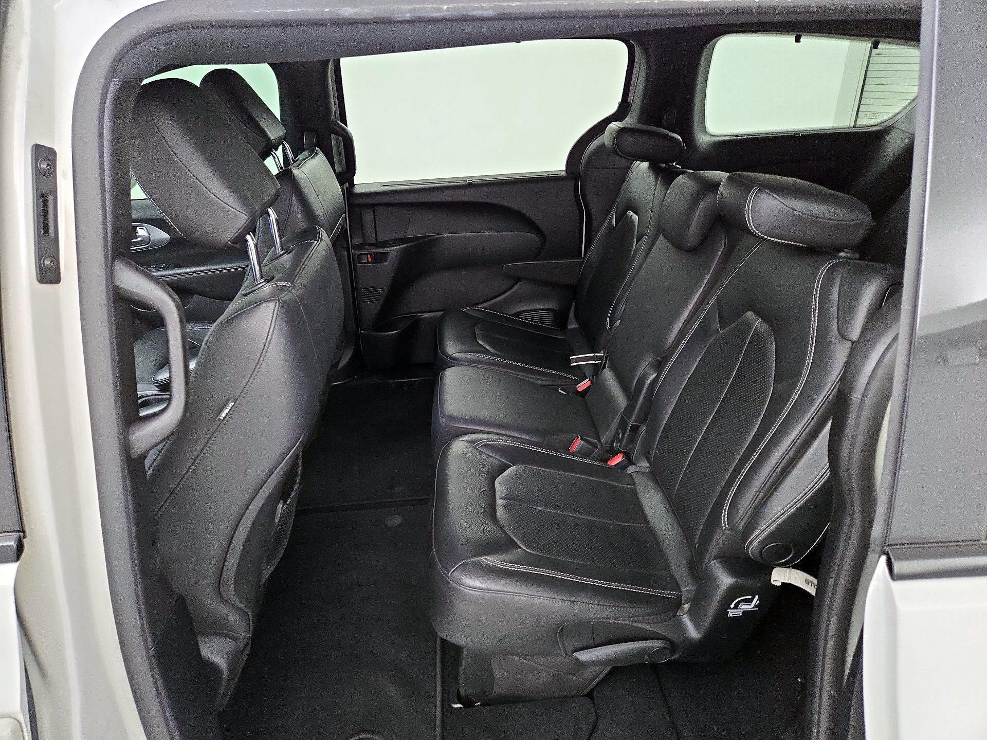 Thumbnail: 2020 Chrysler Pacifica - 20