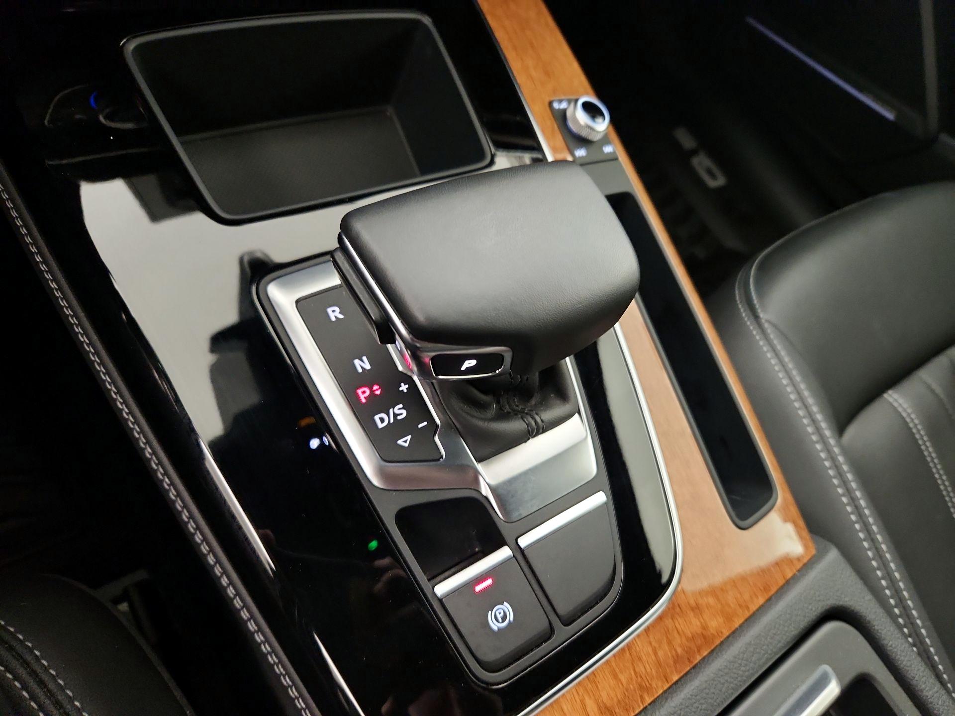 Thumbnail: 2022 Audi Q5 - 17