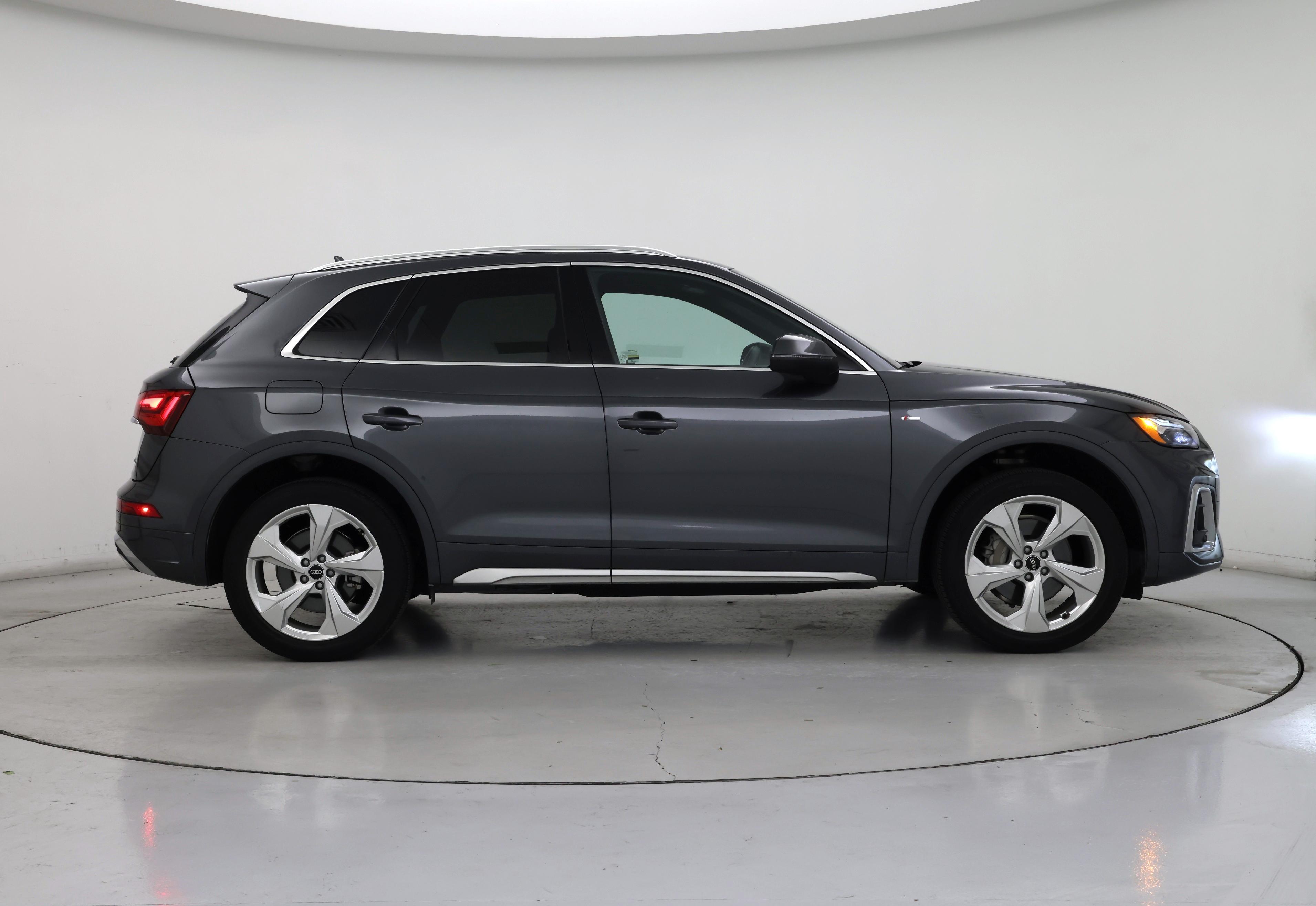 Thumbnail: 2022 Audi Q5 - 7