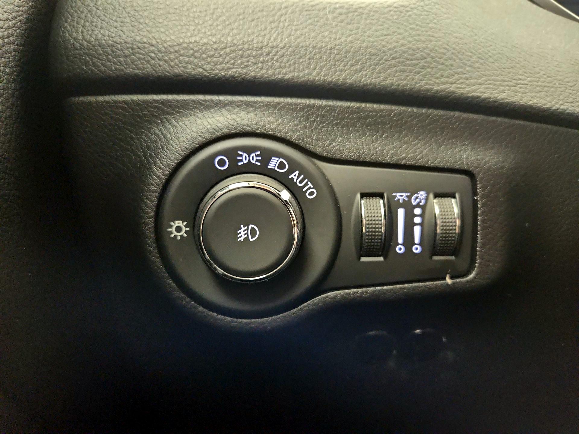 Thumbnail: 2020 Jeep Compass - 13
