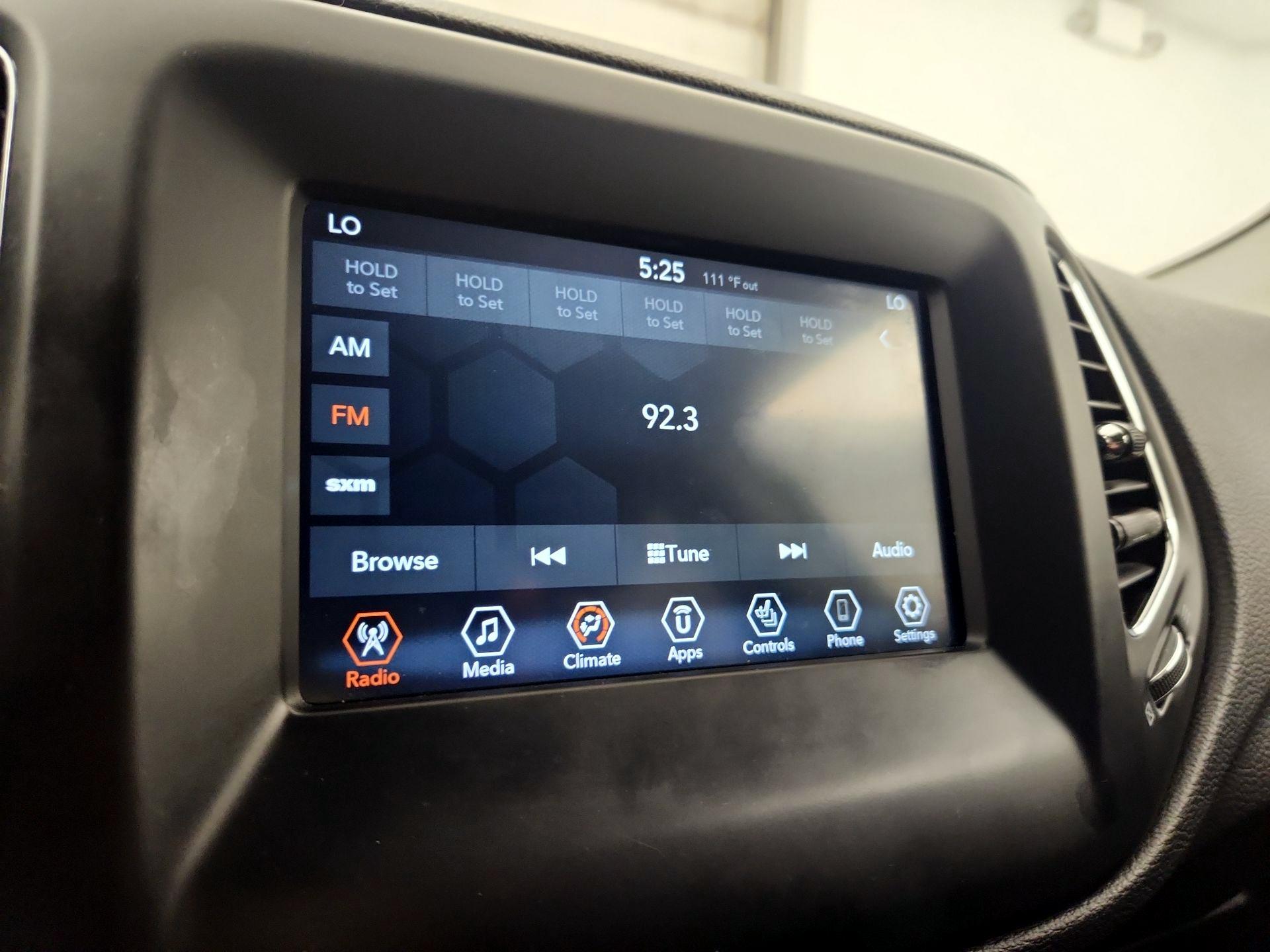 Thumbnail: 2020 Jeep Compass - 15