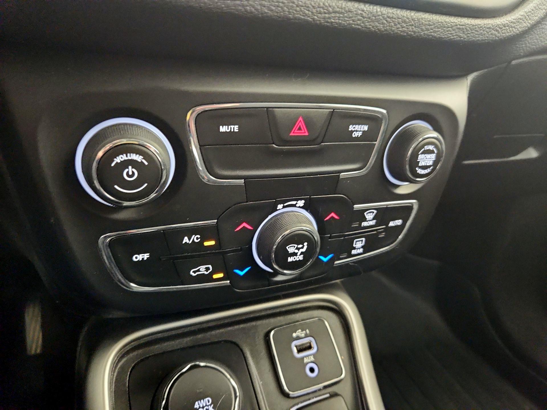 Thumbnail: 2020 Jeep Compass - 16
