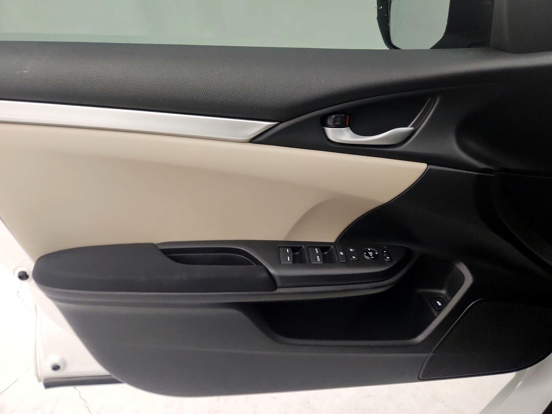 Thumbnail: 2016 Honda Civic - 12