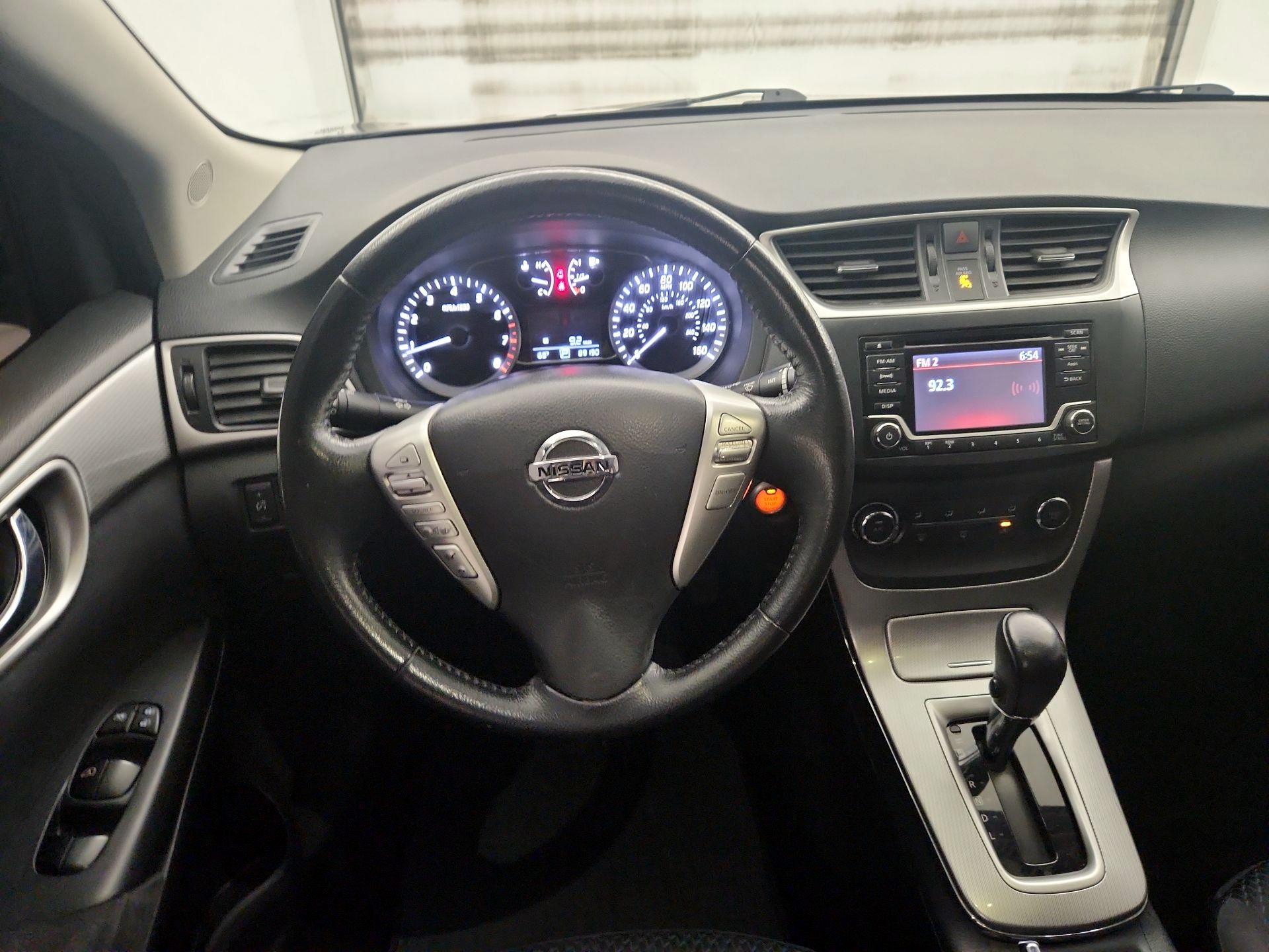Thumbnail: 2015 Nissan Sentra - 10