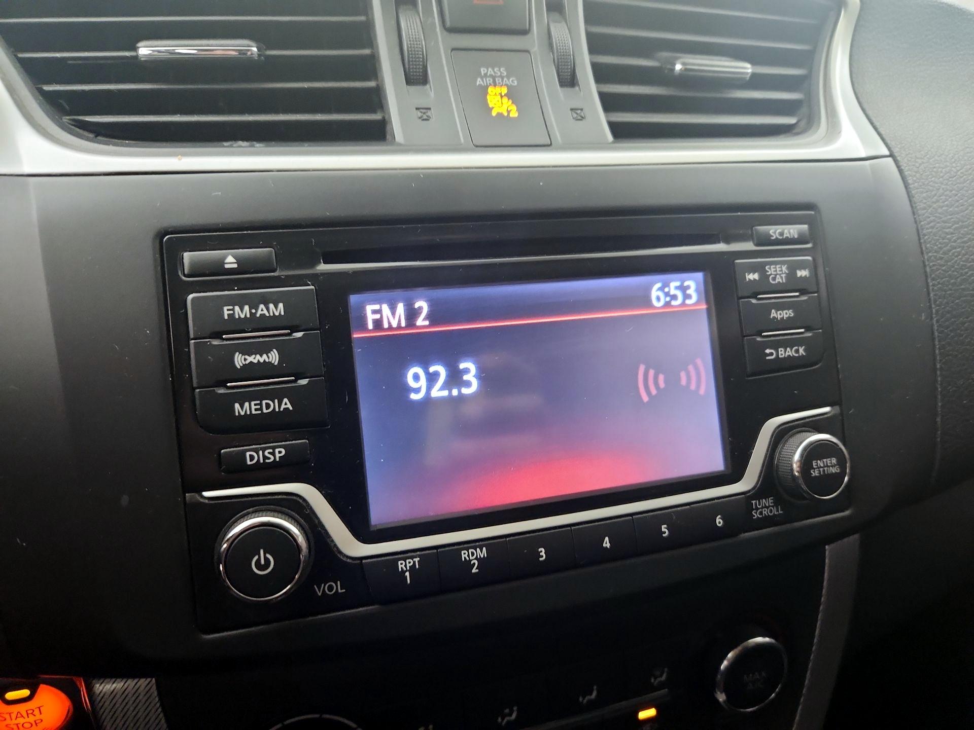 Thumbnail: 2015 Nissan Sentra - 15