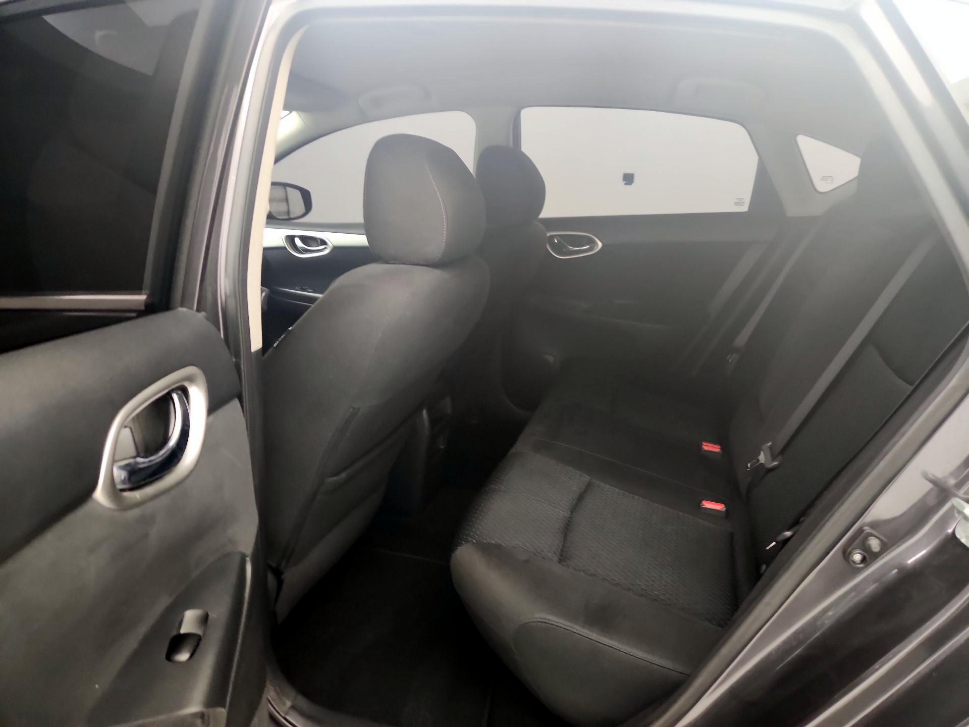 Thumbnail: 2015 Nissan Sentra - 18