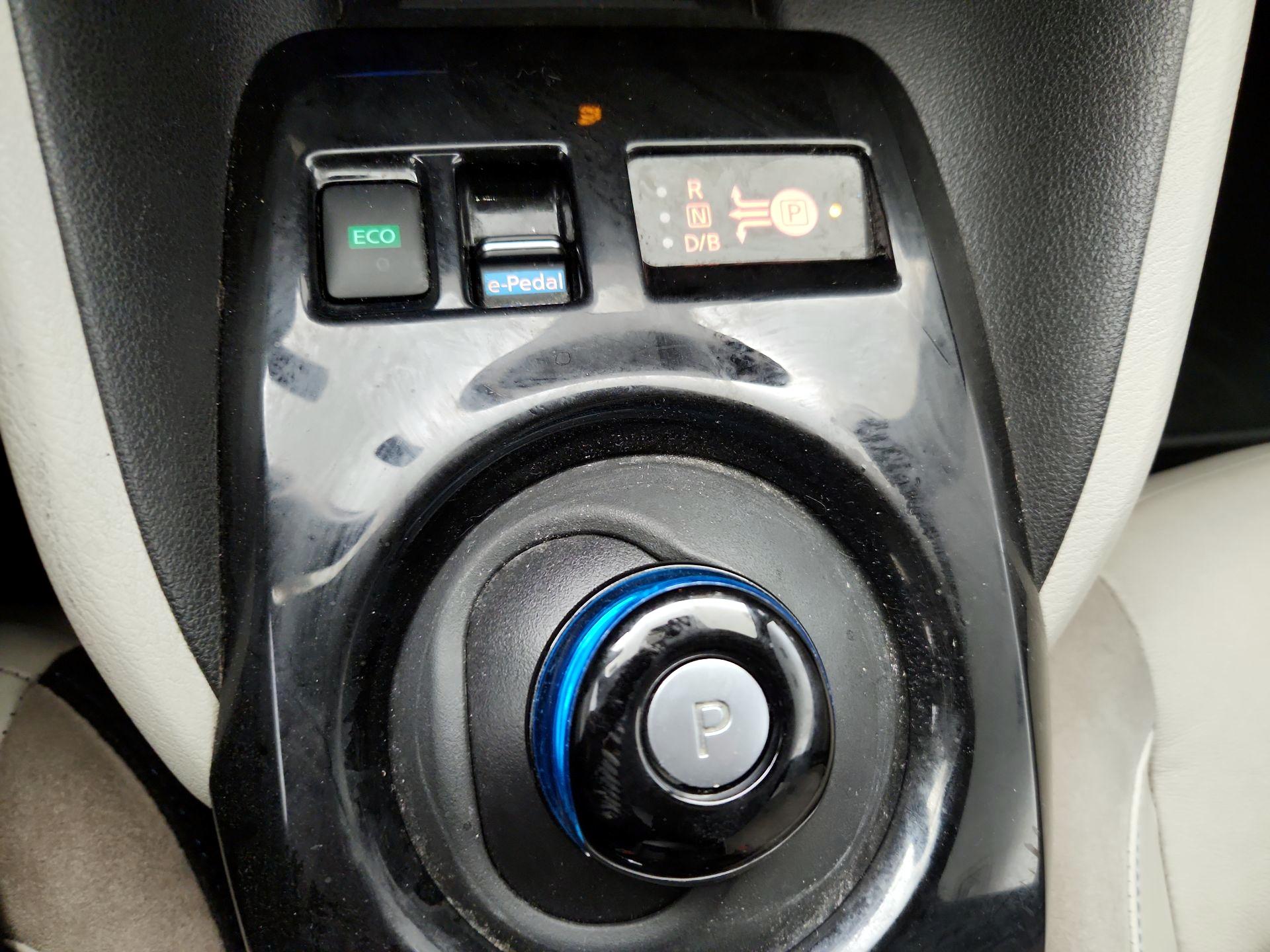 Thumbnail: 2019 Nissan Leaf - 17