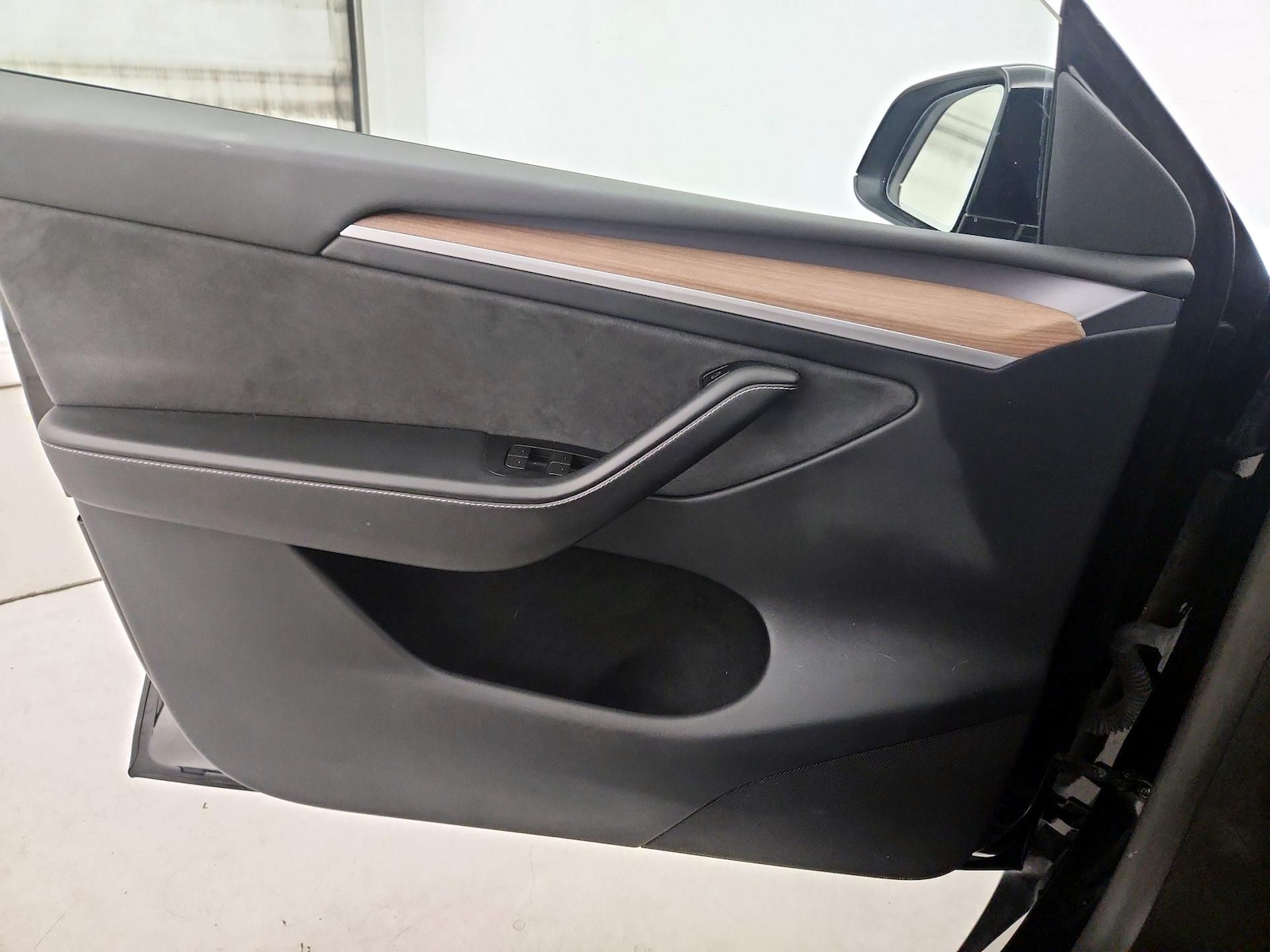2023 Tesla Model Y Long Range - Photo 13