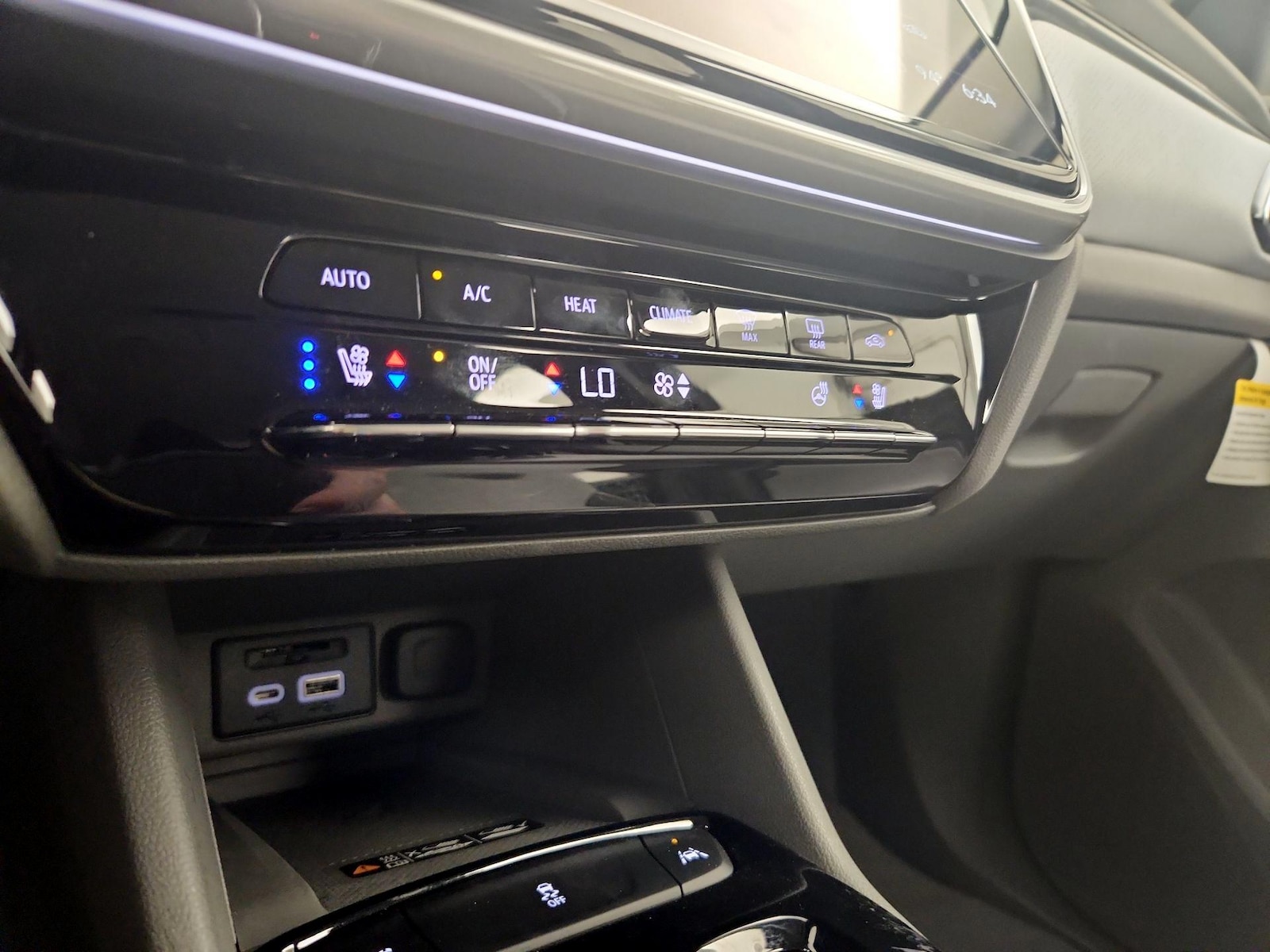2023 Chevrolet Bolt EUV Premier - Photo 17