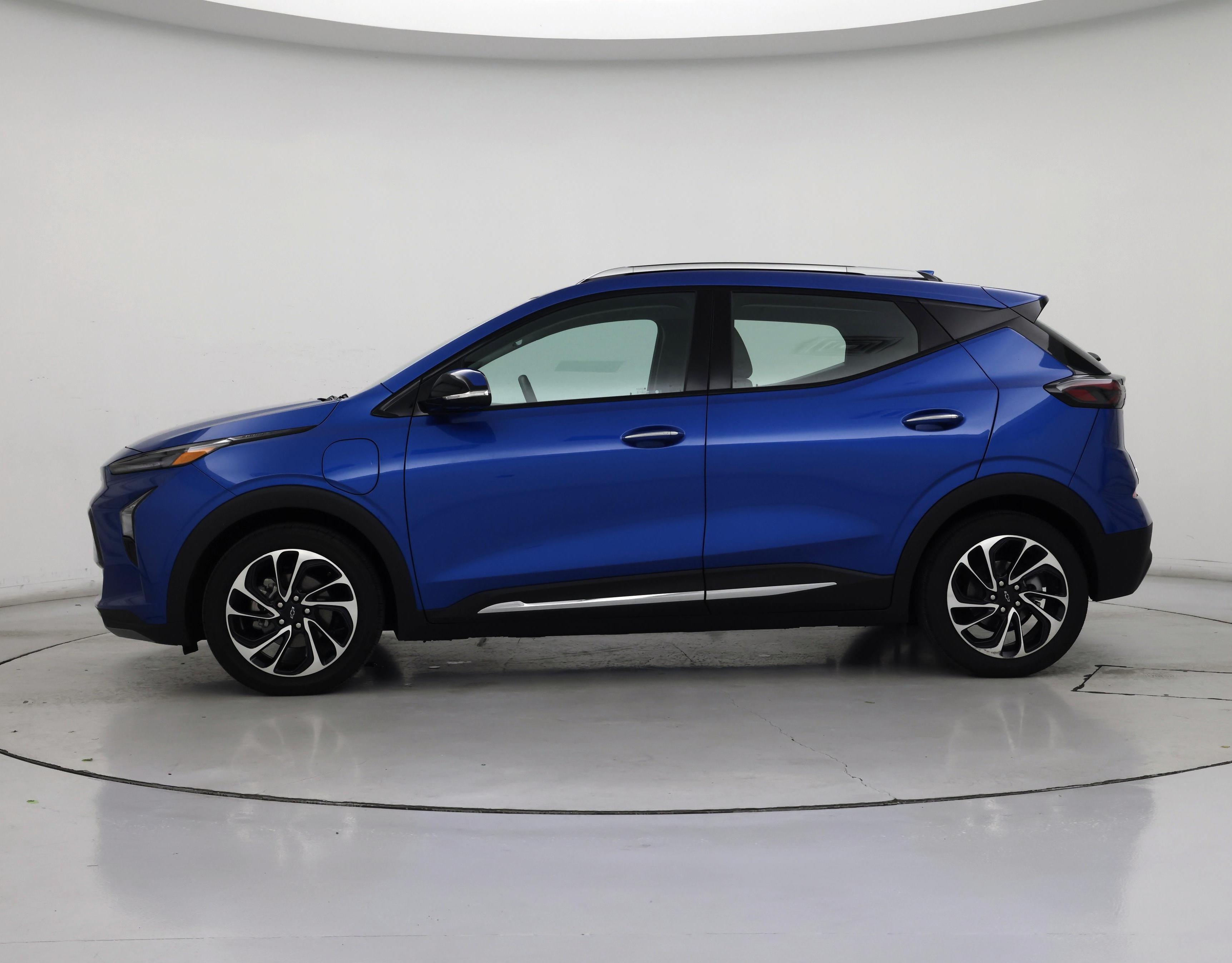 Thumbnail: 2023 Chevrolet Bolt EUV - 3