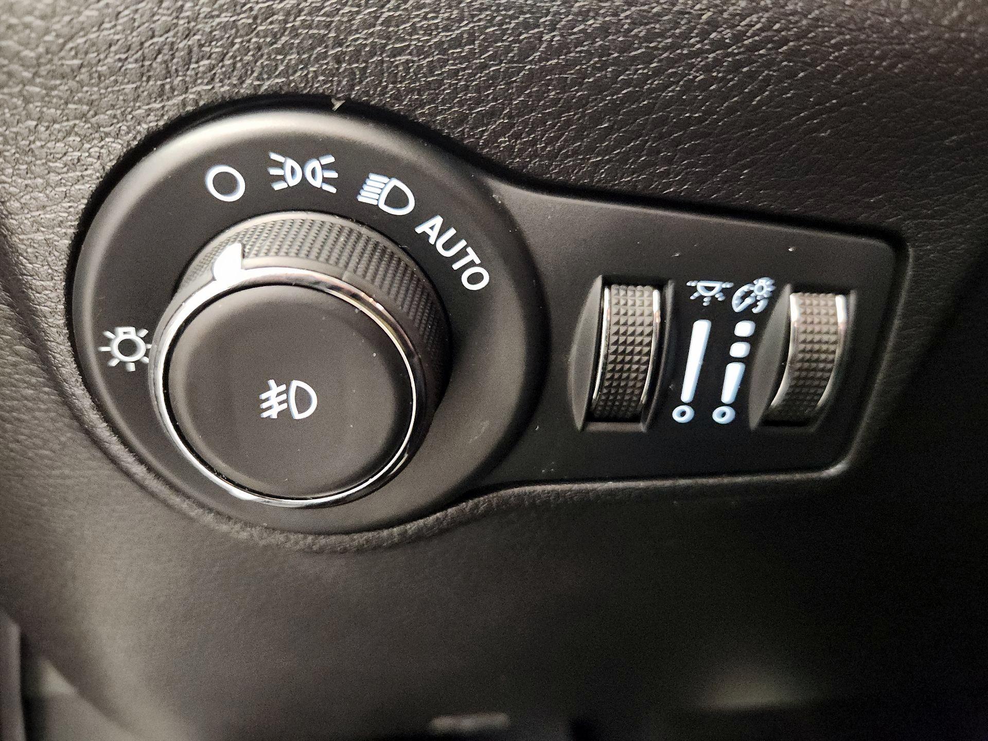 Thumbnail: 2022 Jeep Compass - 13