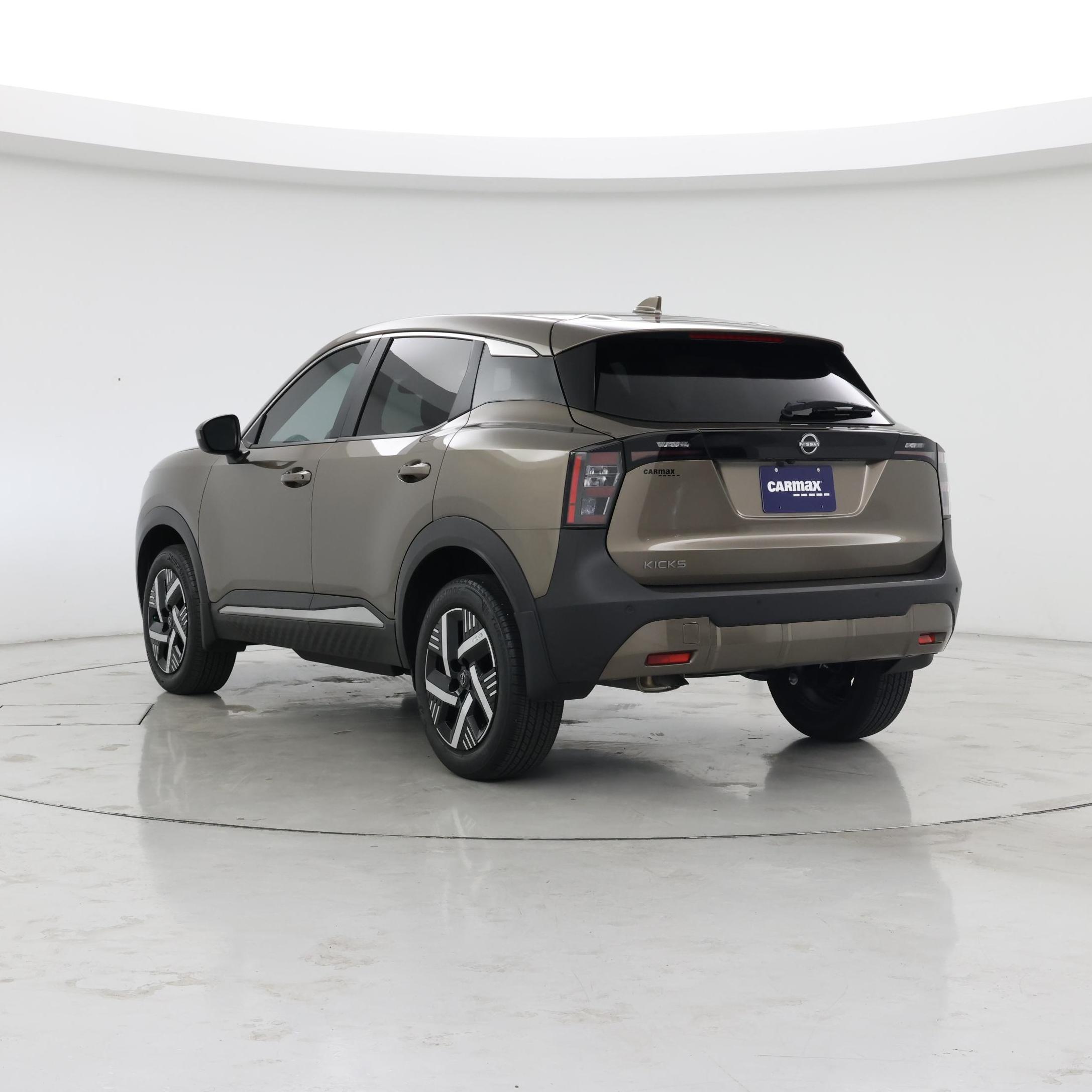 Thumbnail: 2025 Nissan Kicks - 2