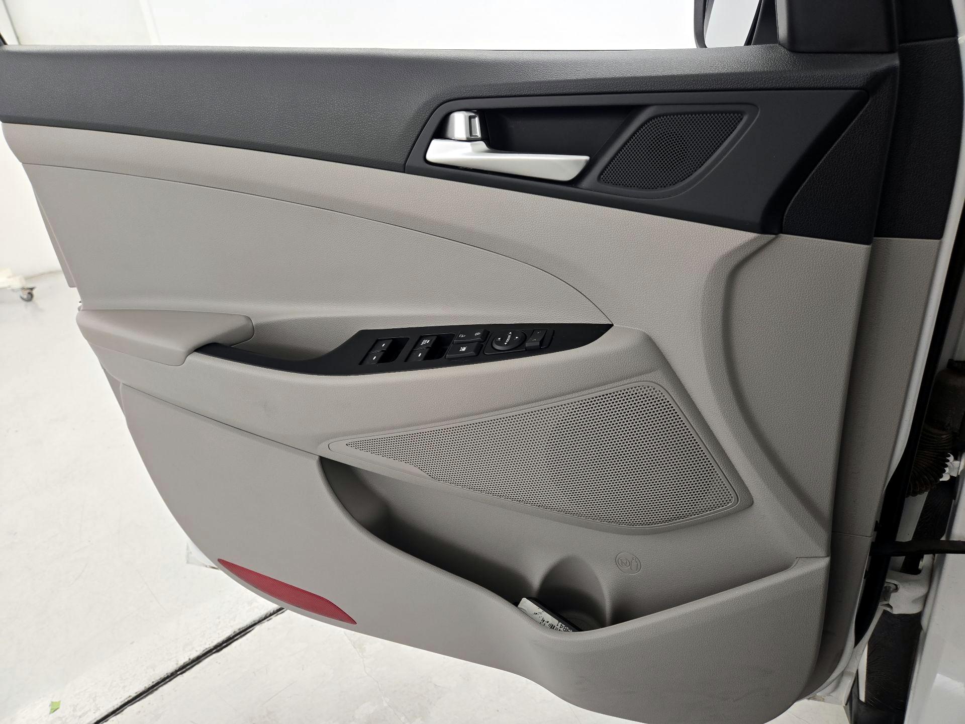 Thumbnail: 2021 Hyundai Tucson - 12