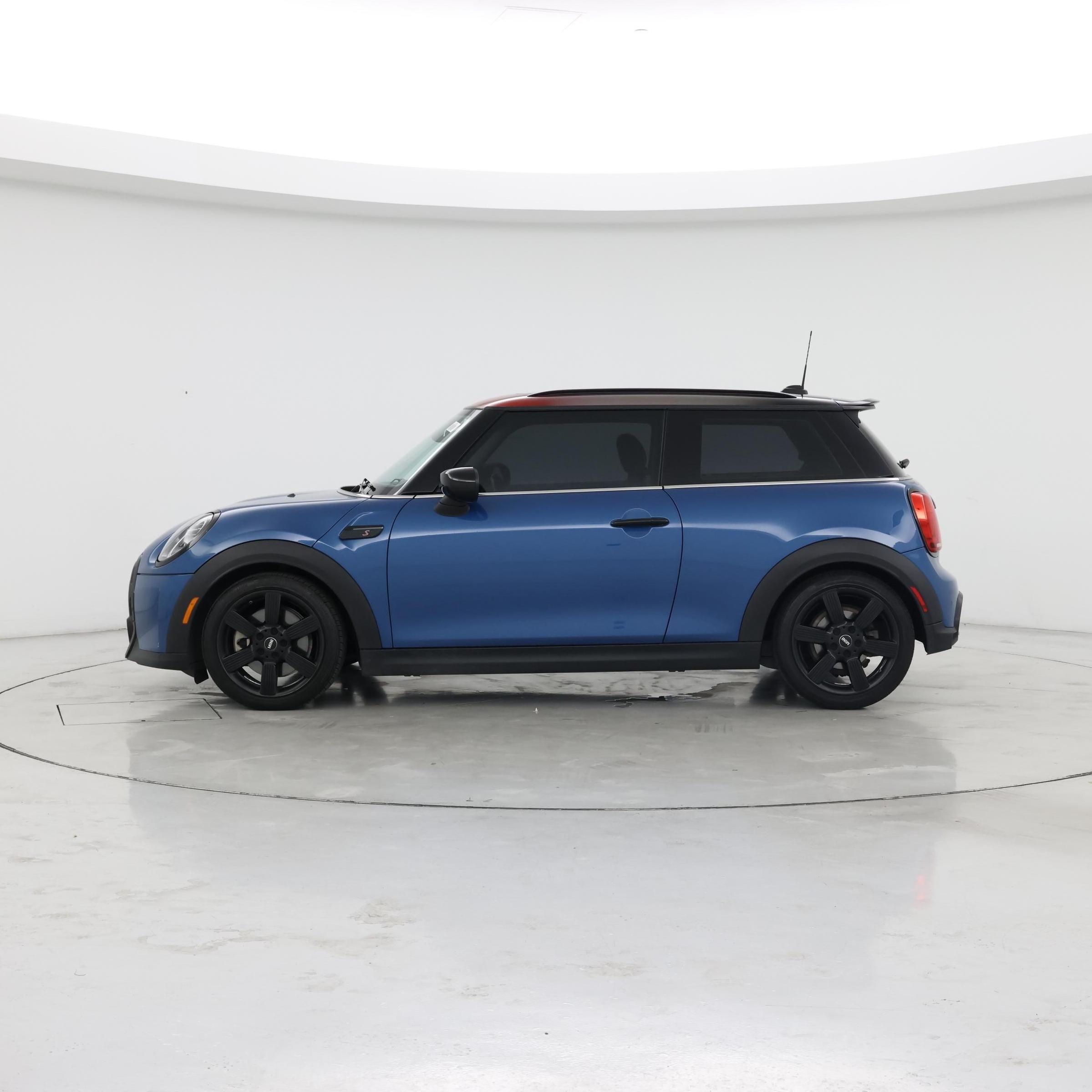 Thumbnail: 2023 MINI Cooper Hardtop - 3