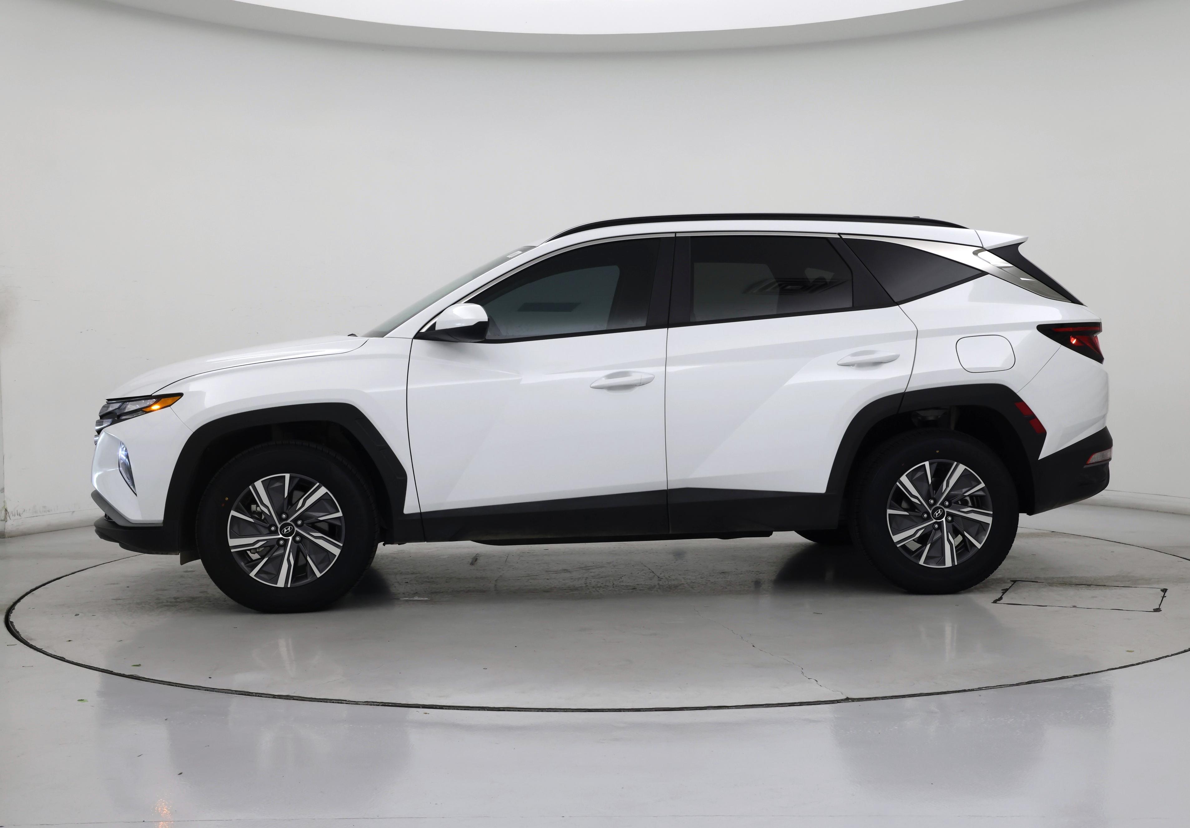 Thumbnail: 2024 Hyundai Tucson - 3