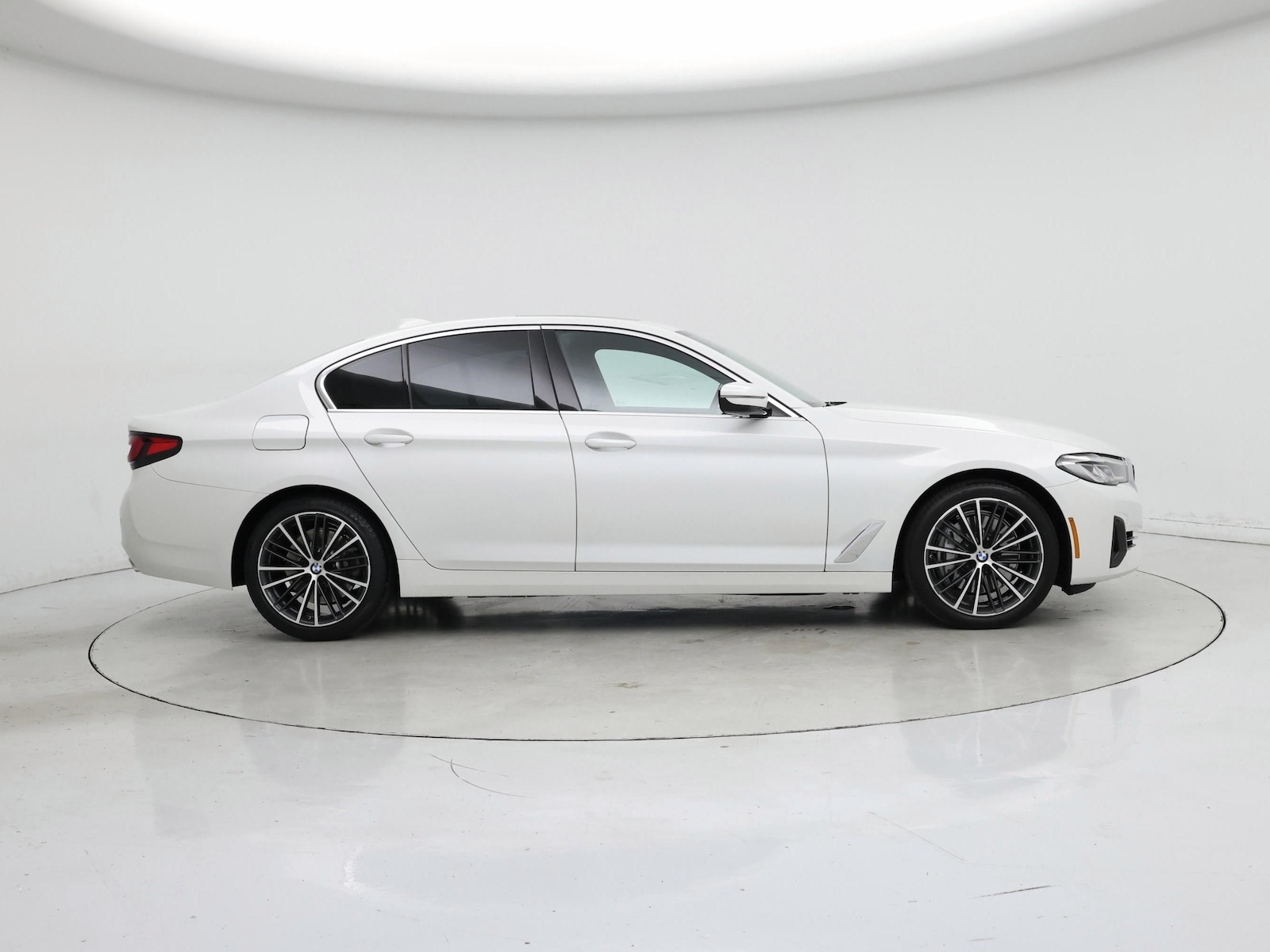 2022 BMW 5 Series 540i - Photo 8