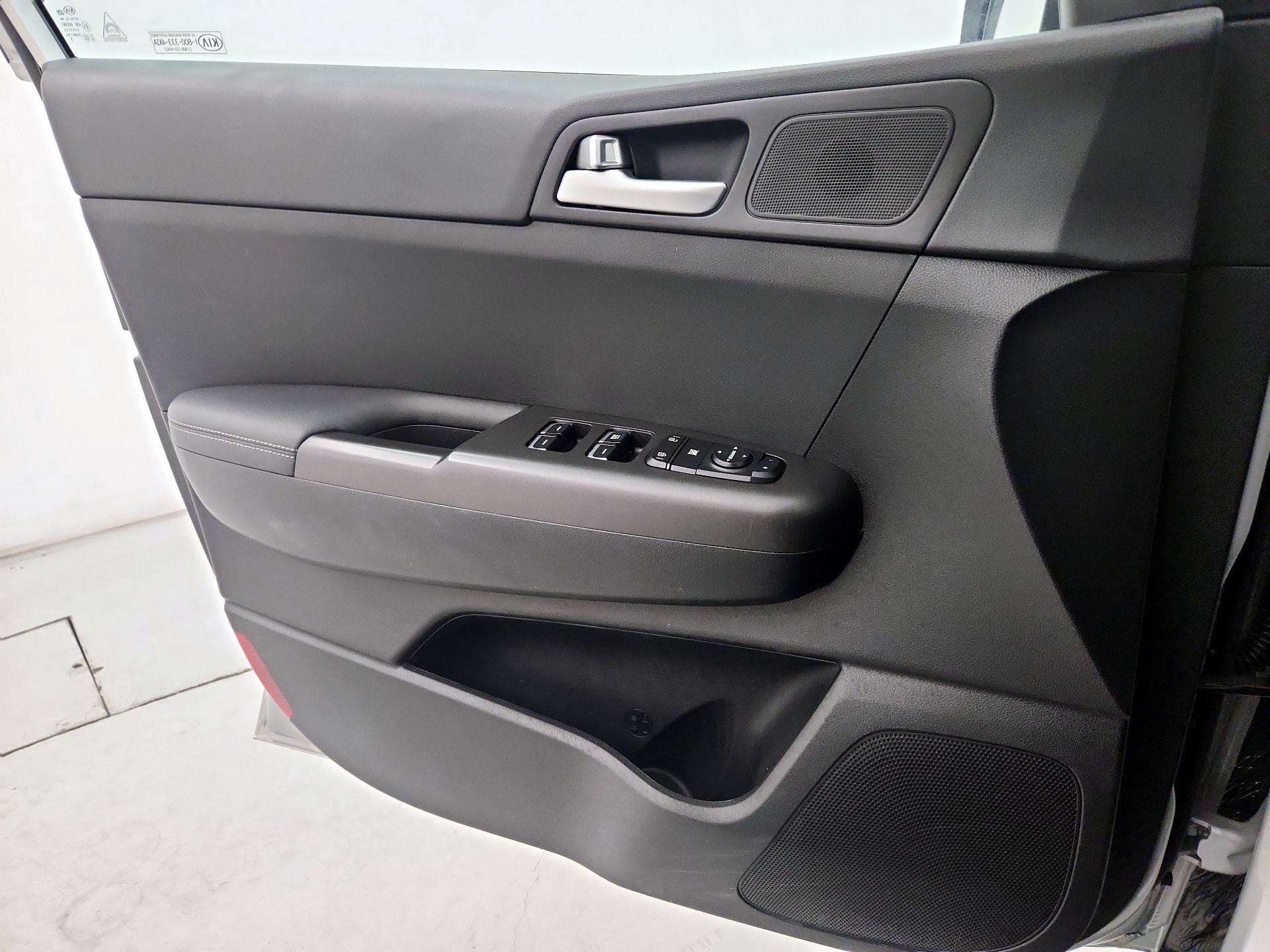Thumbnail: 2020 Kia Sportage - 12